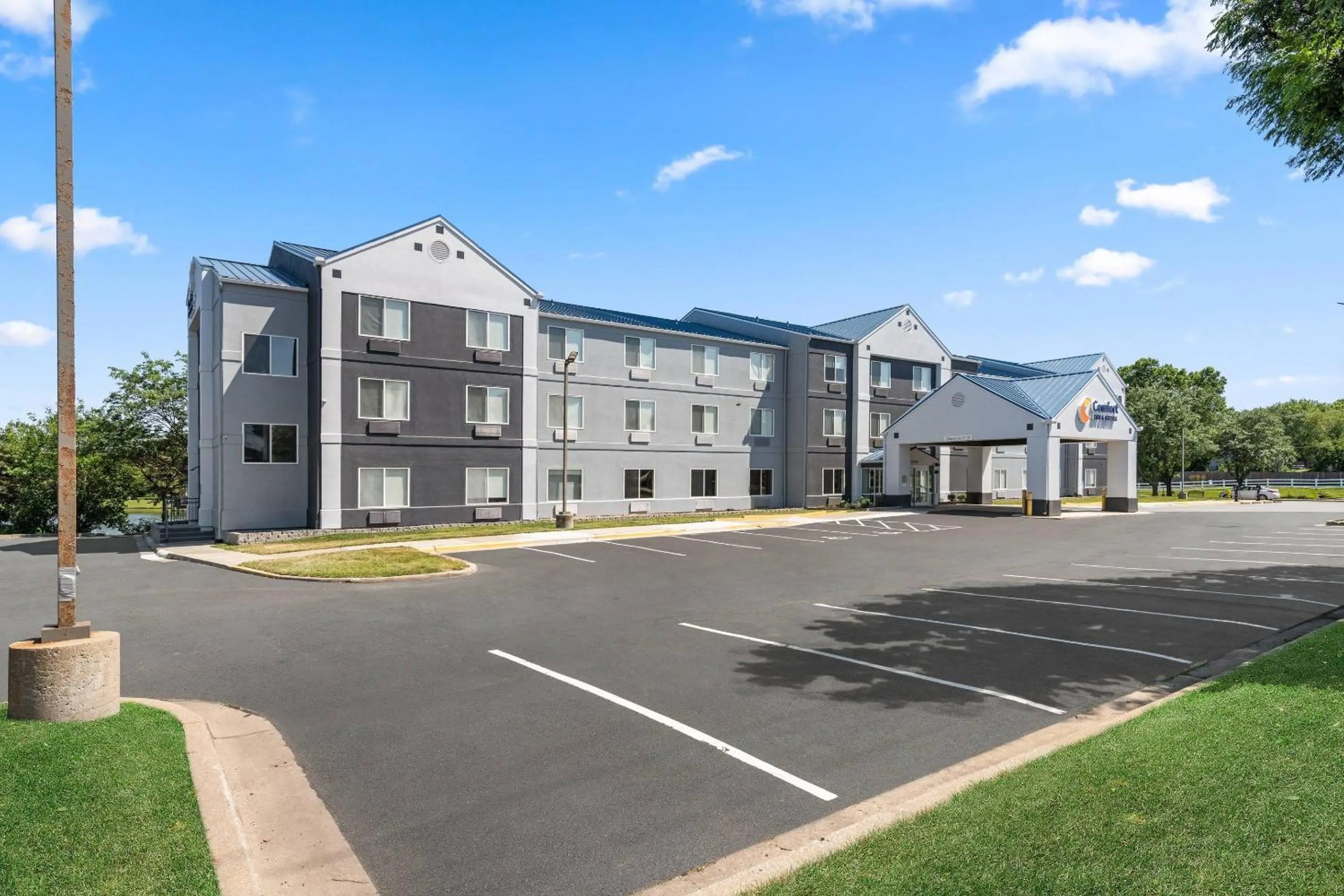 Property building in Comfort Inn & Suites Olathe - Kansas City