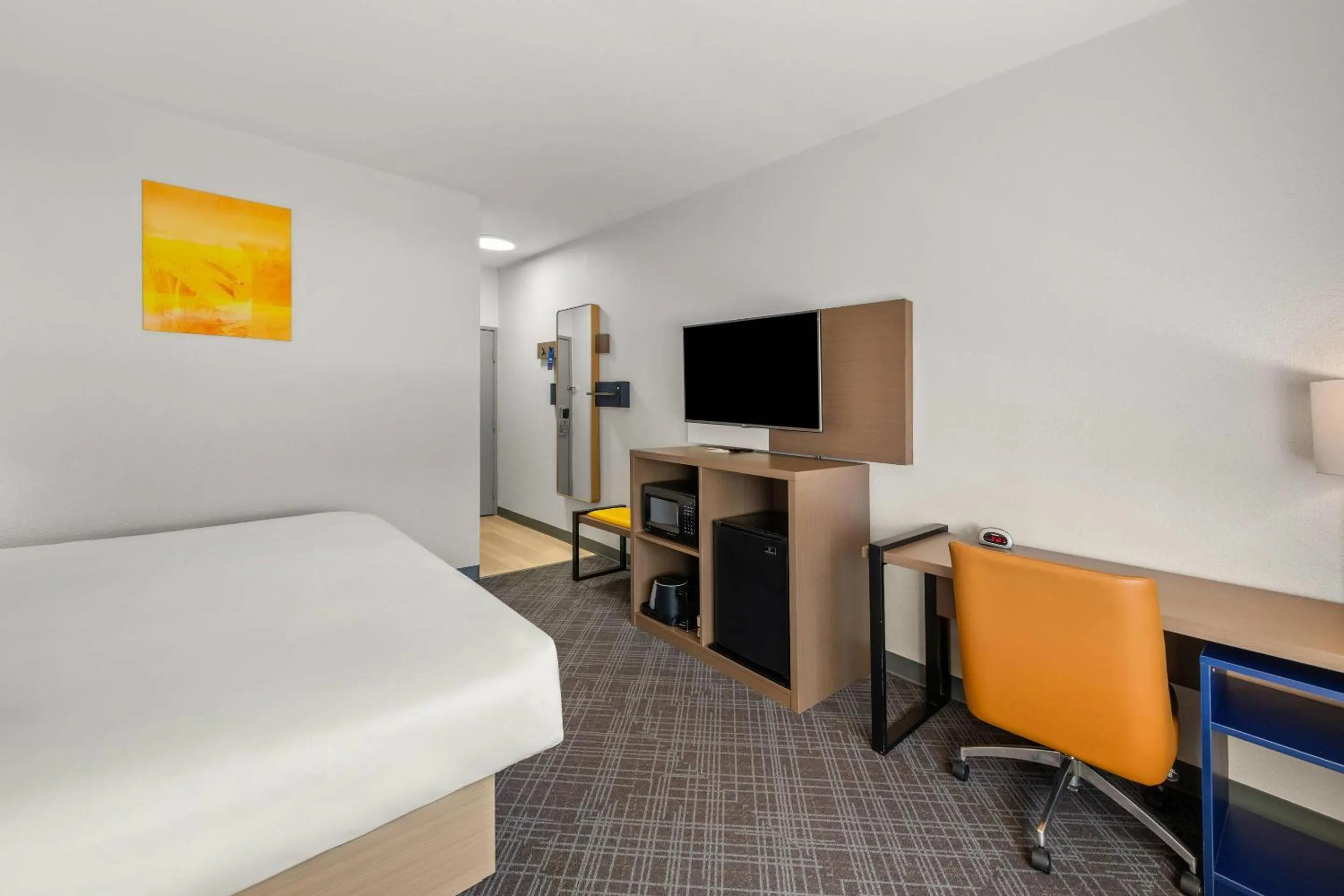 Bedroom, Bed in Comfort Inn & Suites Olathe - Kansas City