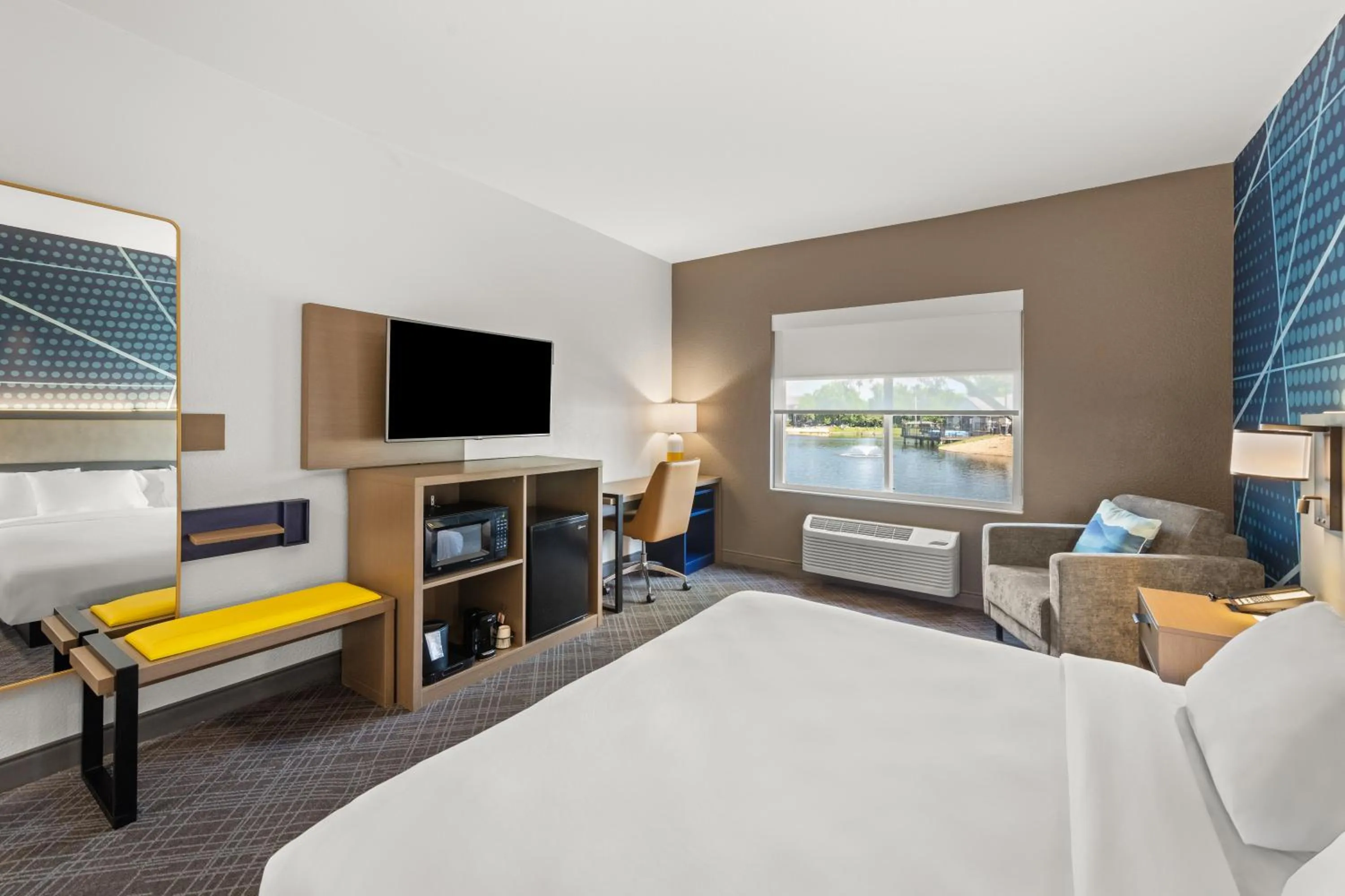 Bedroom, Bed in Comfort Inn & Suites Olathe - Kansas City