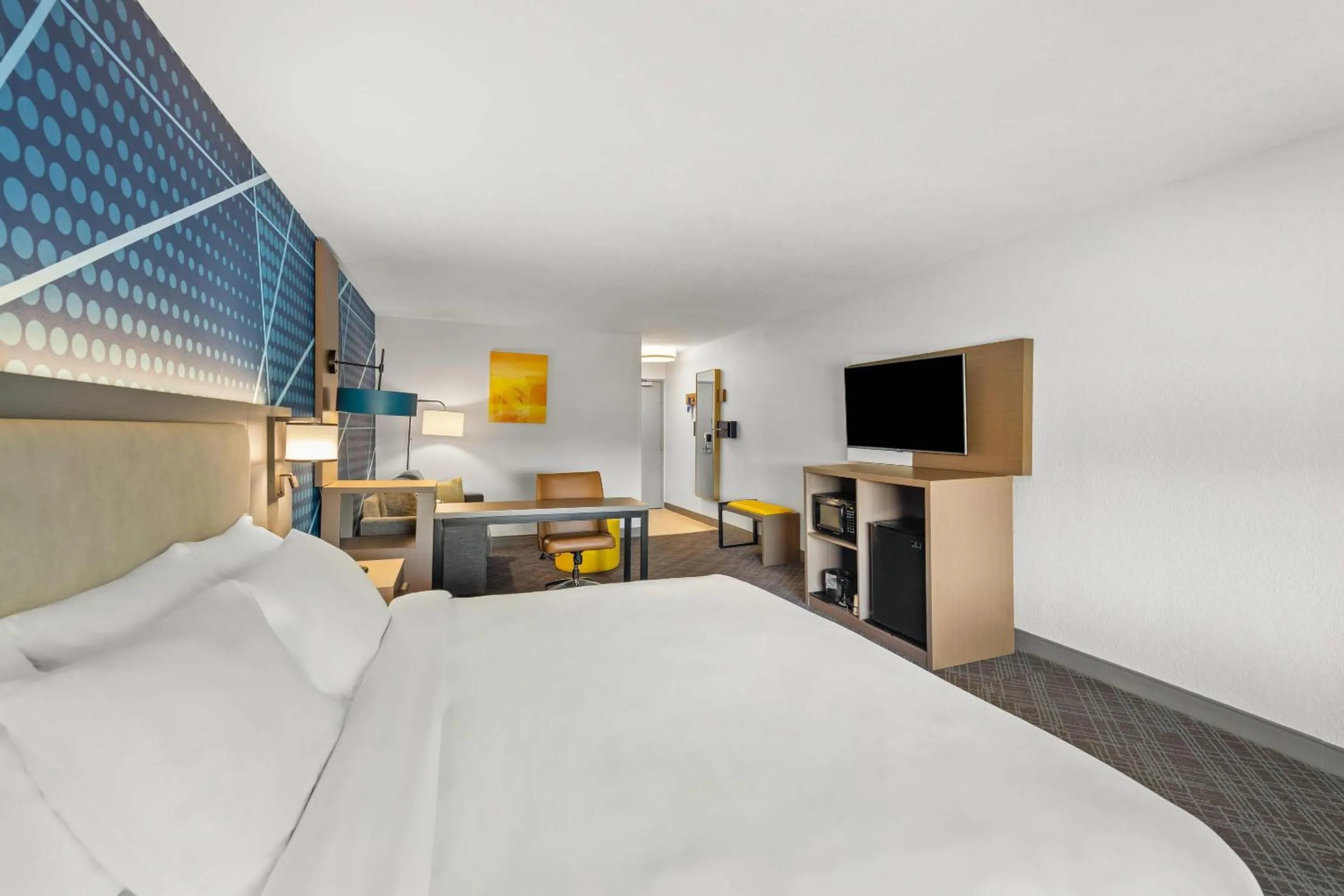 Bedroom, Bed in Comfort Inn & Suites Olathe - Kansas City