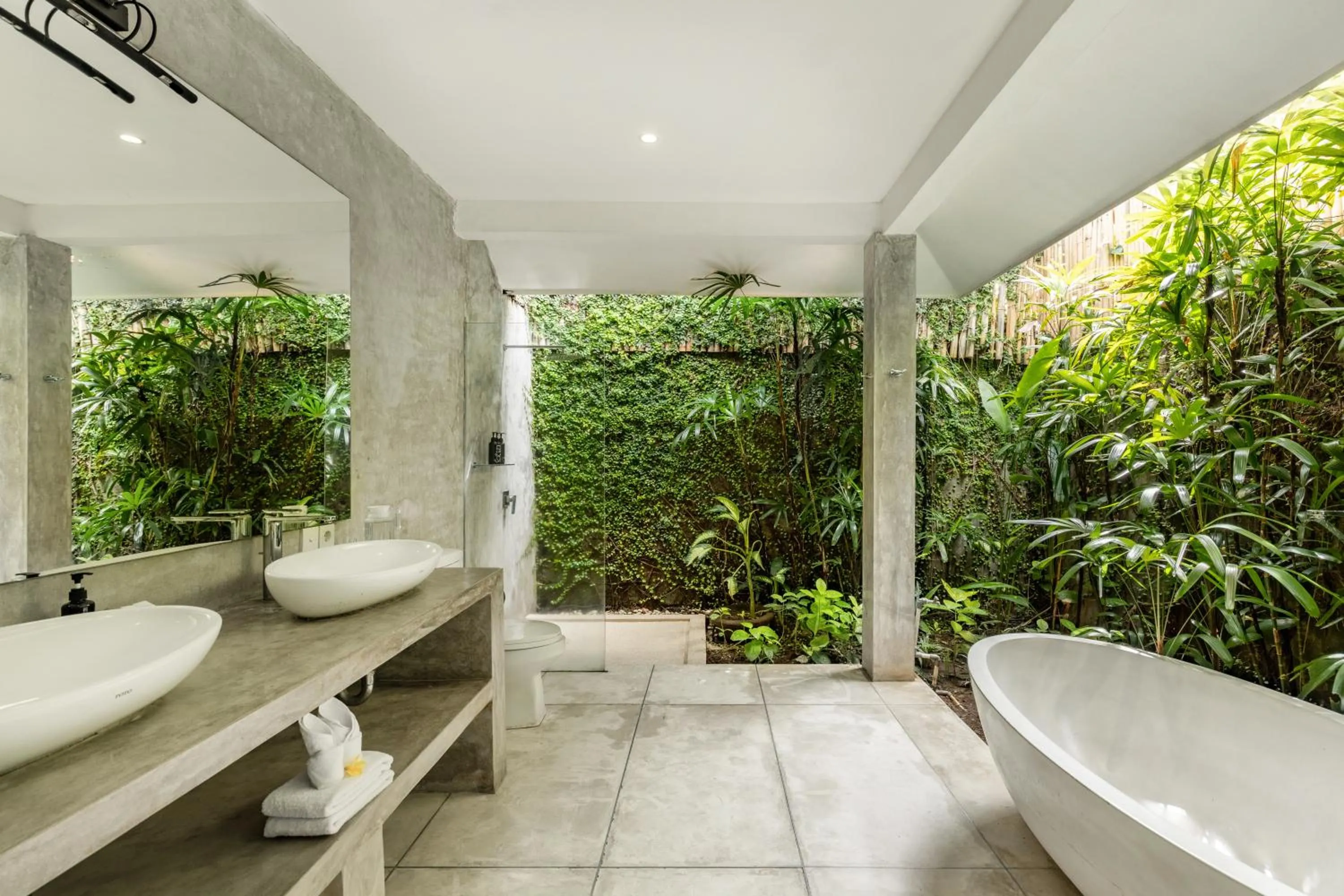 Toilet in Esha Villa Drupadi Seminyak