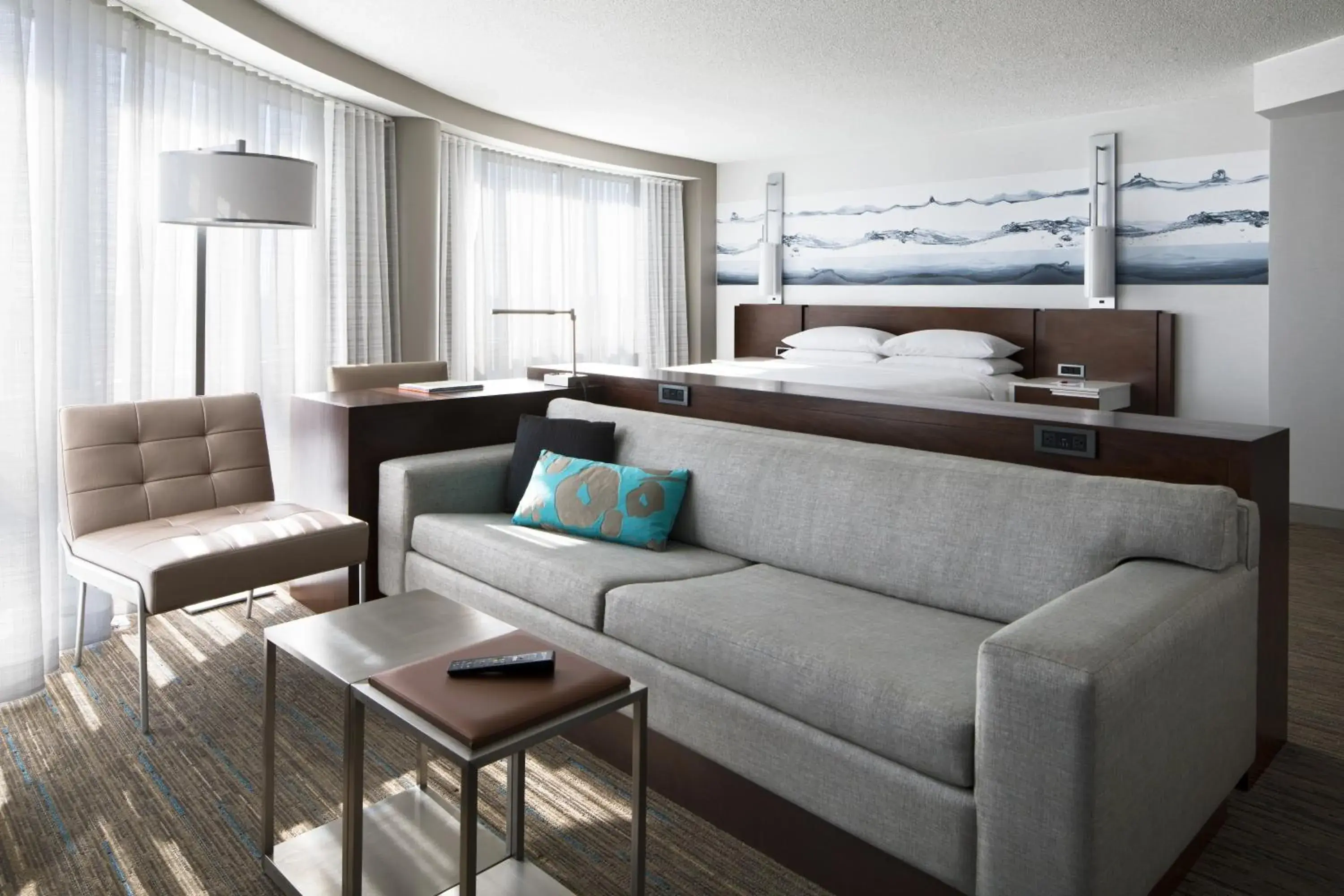 Junior King Suite with Sofa Bed in Kansas City Marriott Country Club Plaza Junior King Suite with Sofa Bed in Kansas City Marriott Country Club Plaza