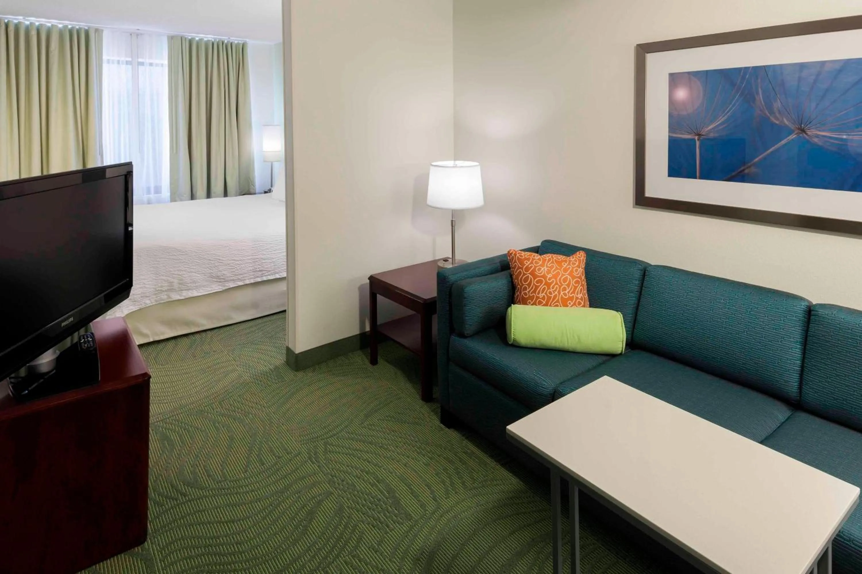 Living room, Bed in SpringHill Suites Kansas City Overland Park