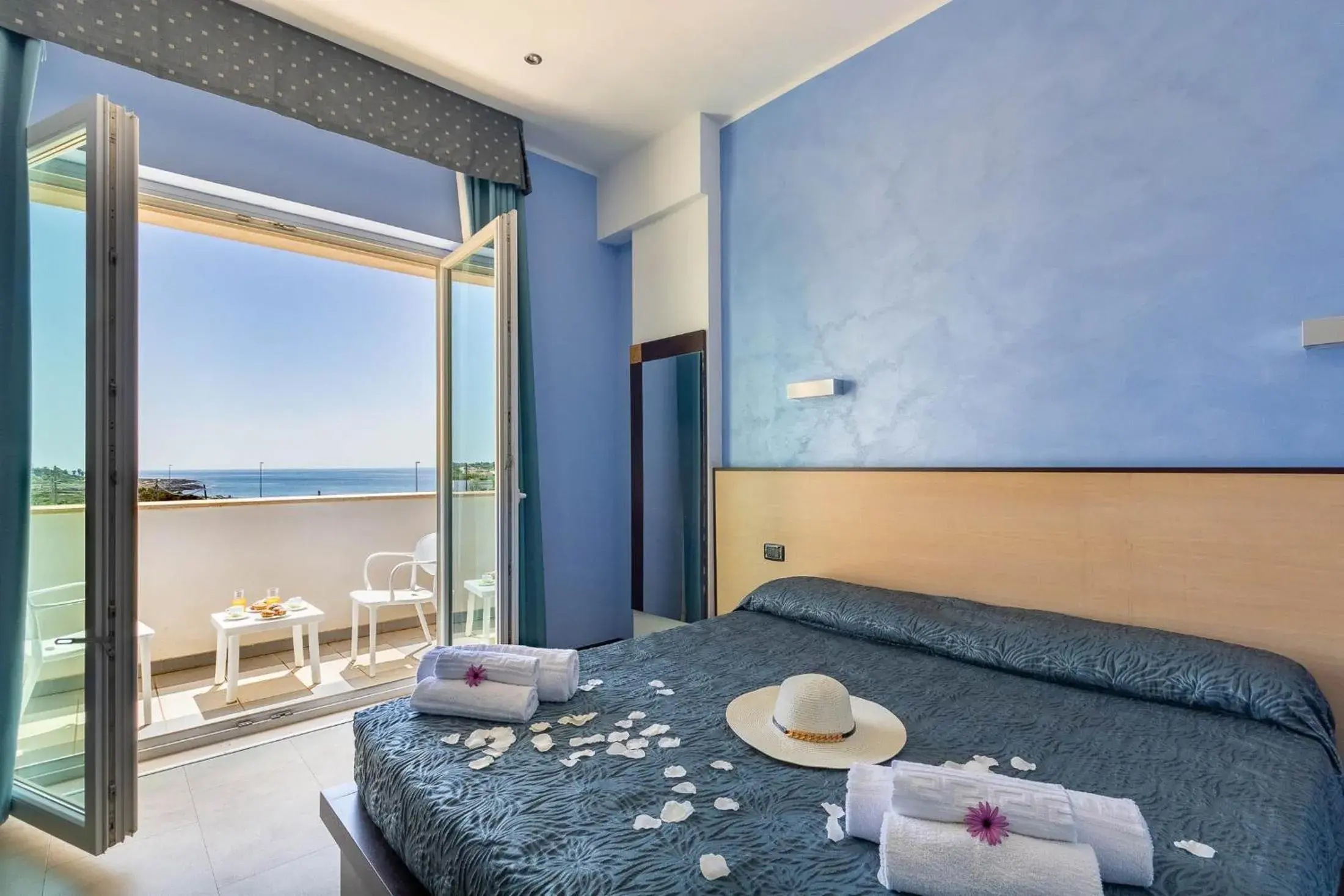 Double Room with Balcony and Sea View in Jonico Hotel Double Room with Balcony and Sea View in Jonico Hotel