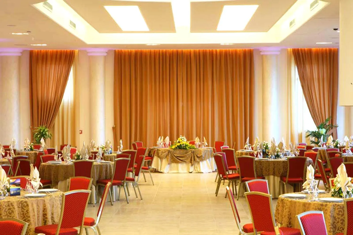 Restaurant/places to eat in Jonico Hotel