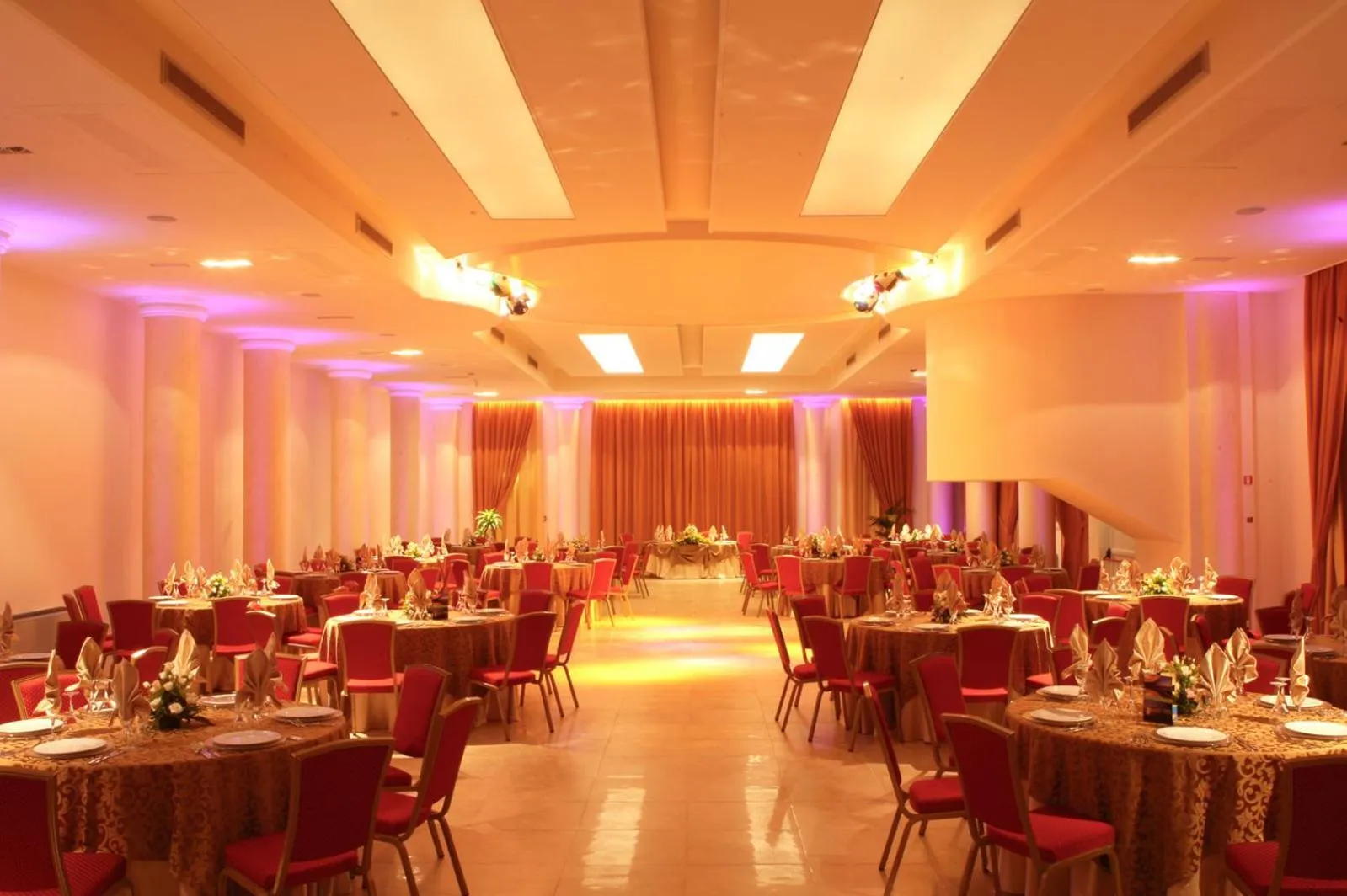 Restaurant/places to eat in Jonico Hotel