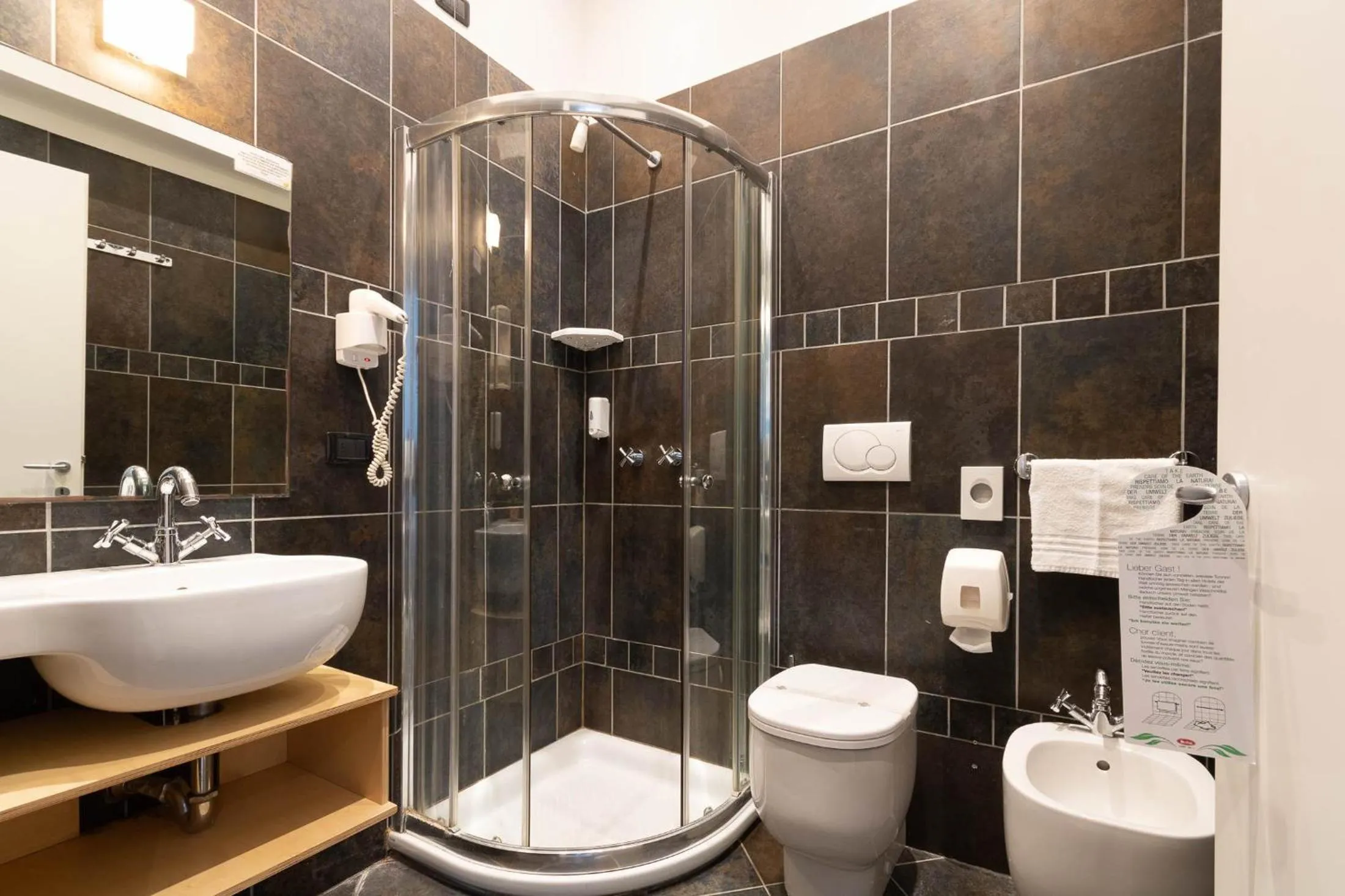 Bathroom in Jonico Hotel