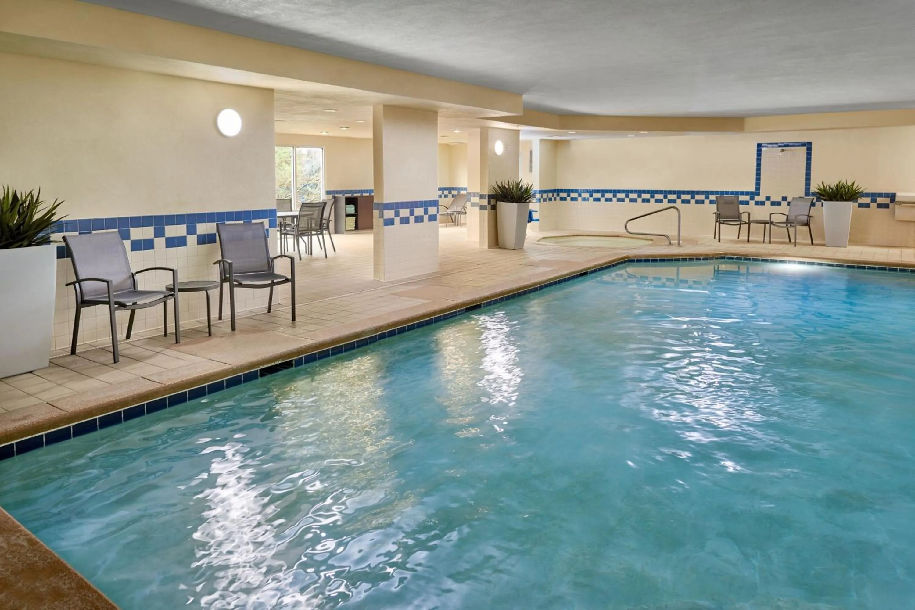 Swimming pool in Fairfield Inn & Suites Warner Robins
