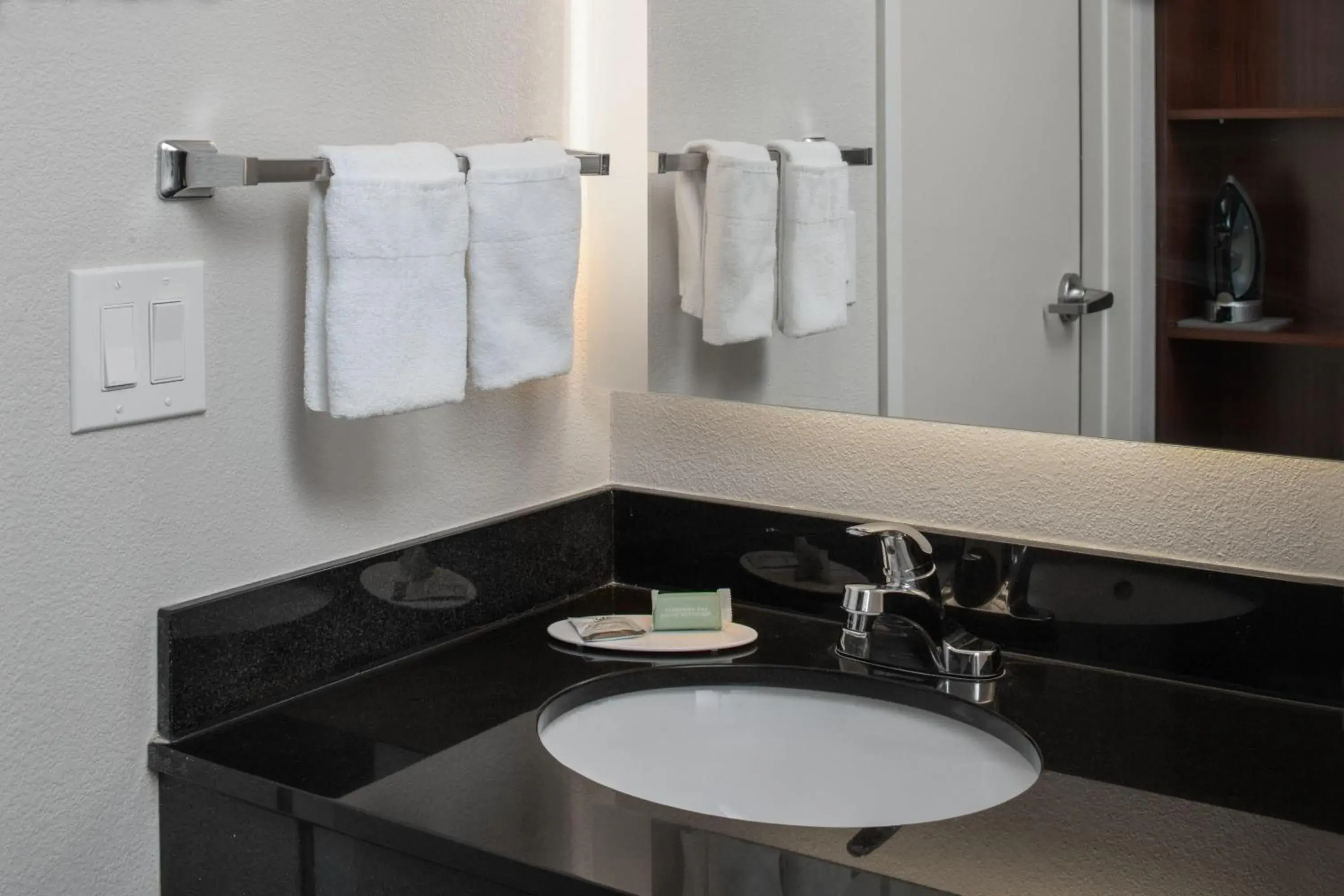 King Room in Fairfield Inn and Suites Memphis Germantown King Room in Fairfield Inn and Suites Memphis Germantown