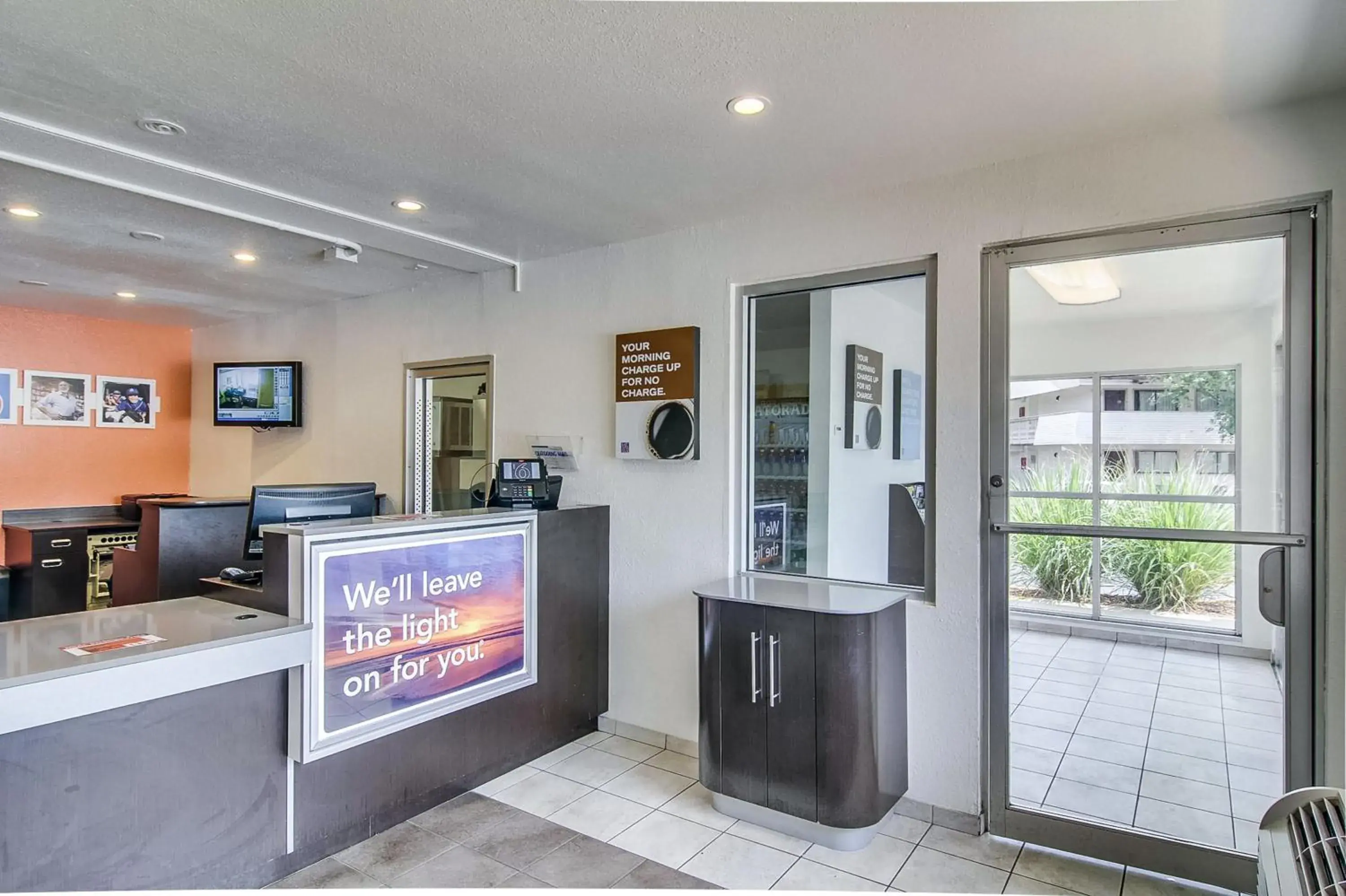 Lobby or reception in Motel 6-Jacksonville, FL - Orange Park Lobby or reception in Motel 6-Jacksonville, FL - Orange Park