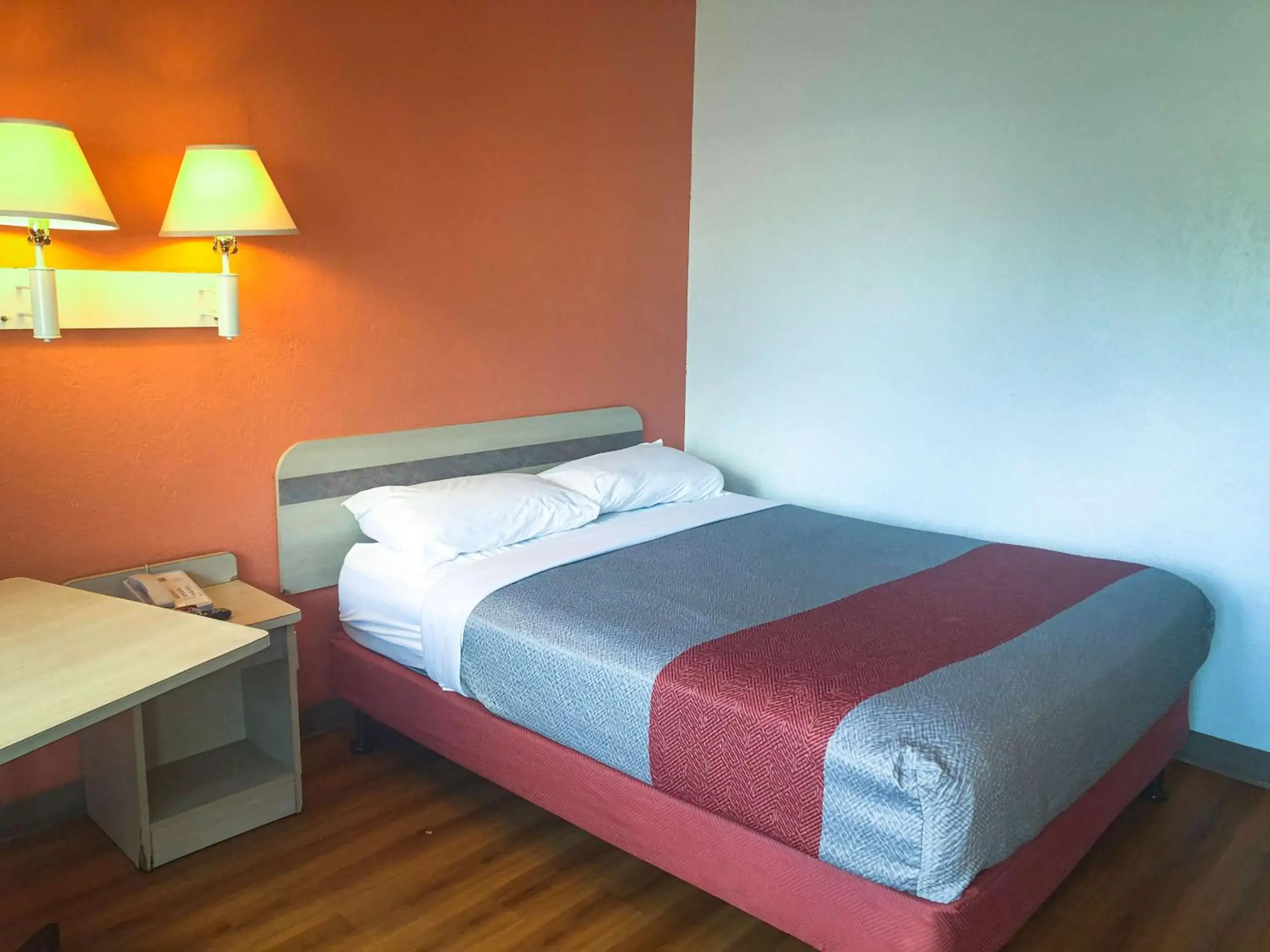 Photo of the whole room, Bed in Motel 6-Jacksonville, FL - Orange Park Photo of the whole room, Bed in Motel 6-Jacksonville, FL - Orange Park