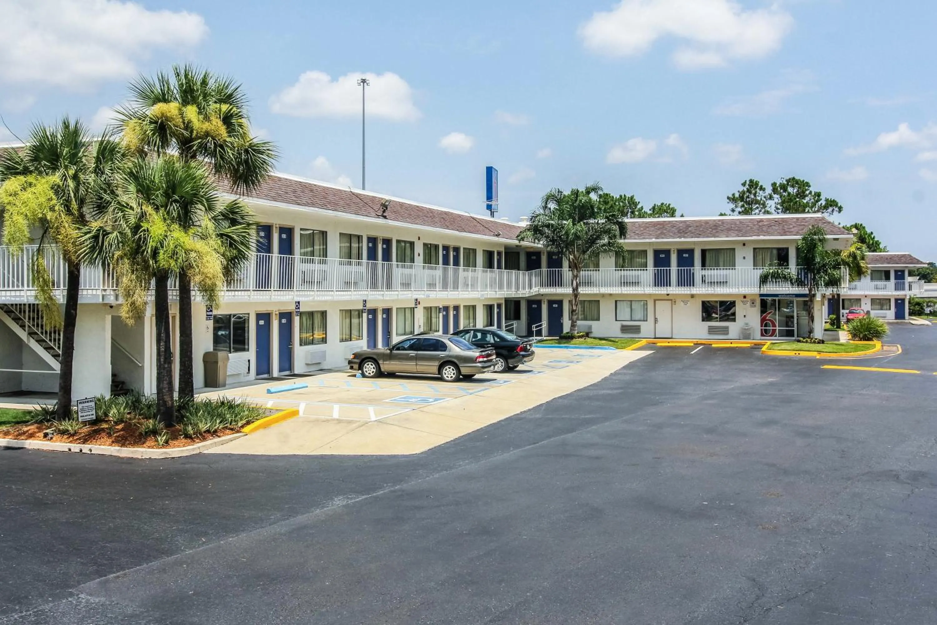Facade/entrance in Motel 6-Jacksonville, FL - Orange Park