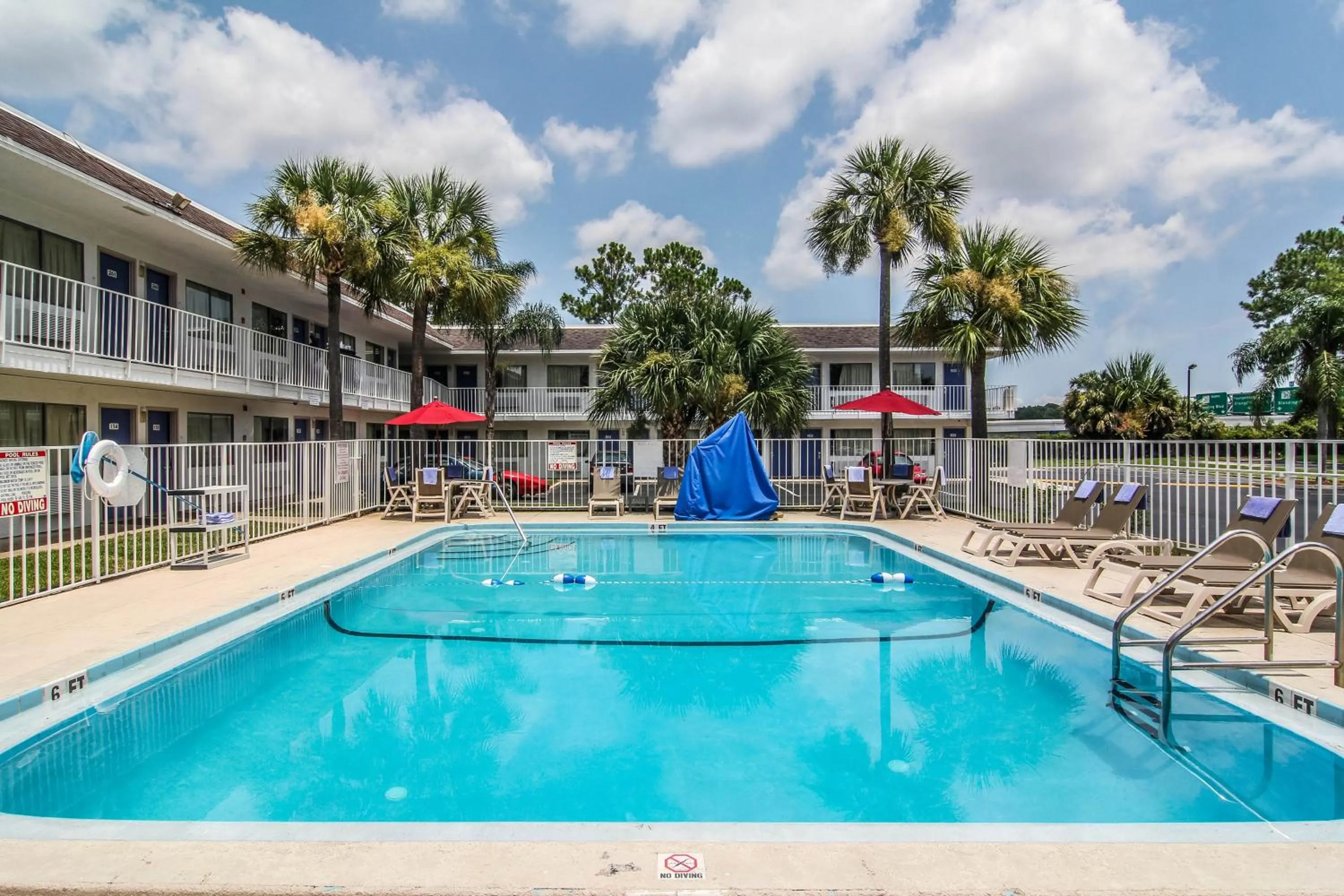 Decorative detail in Motel 6-Jacksonville, FL - Orange Park
