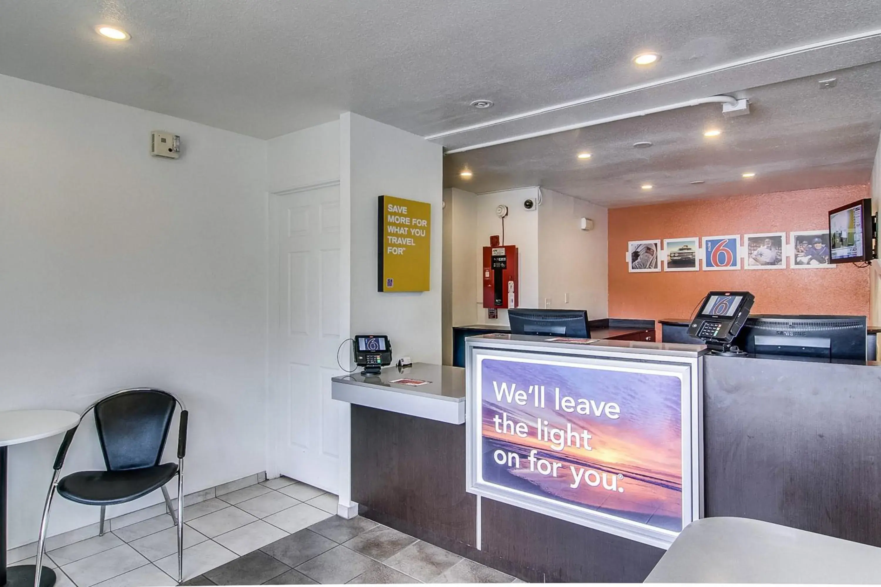 Lobby or reception in Motel 6-Jacksonville, FL - Orange Park Lobby or reception in Motel 6-Jacksonville, FL - Orange Park