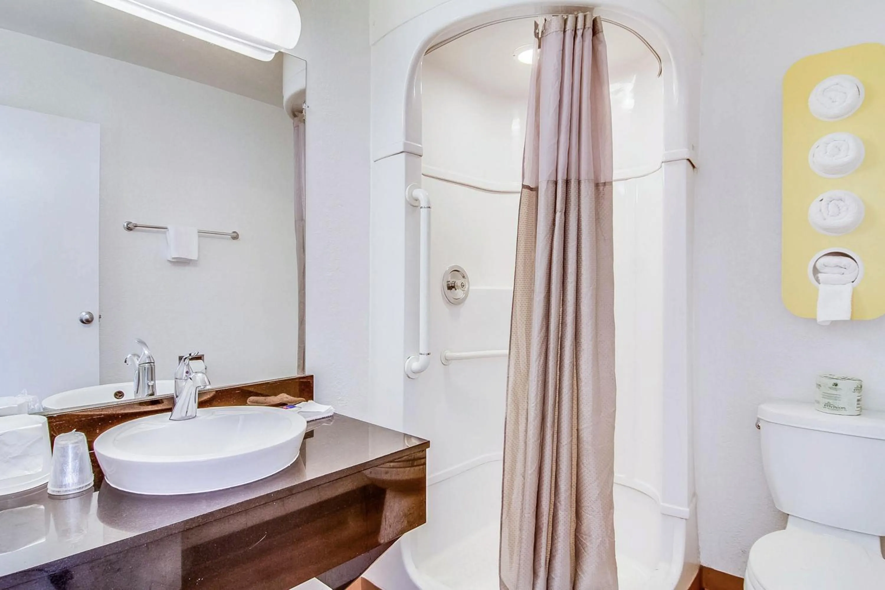 Bathroom in Motel 6-Jacksonville, FL - Orange Park