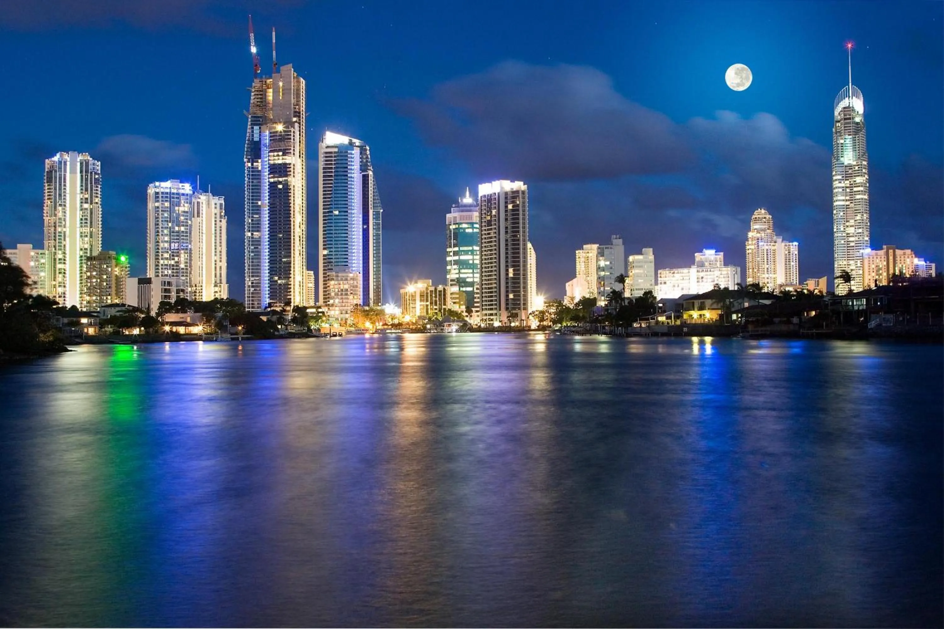 Night in Surfers Beachside Holiday Apartments