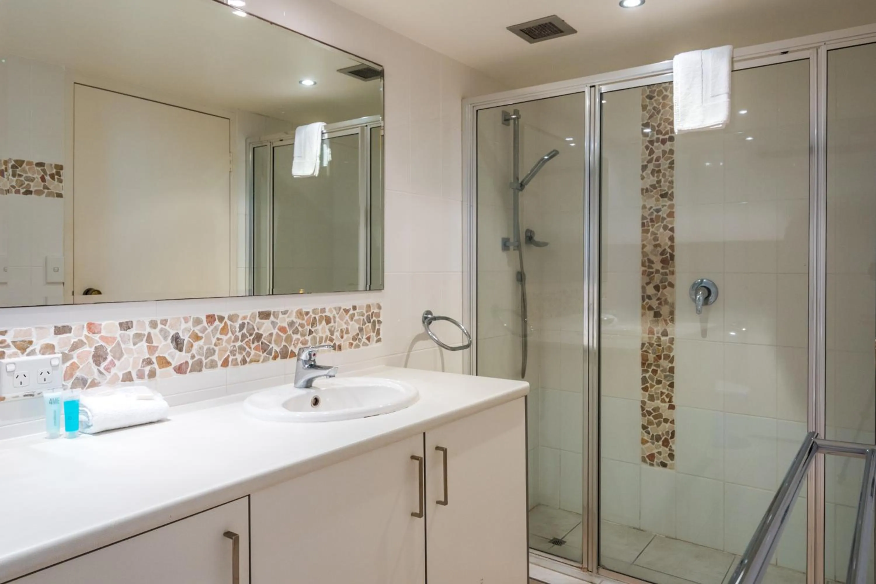 Bathroom in Breakers North Absolute Beachfront Apartments - Official