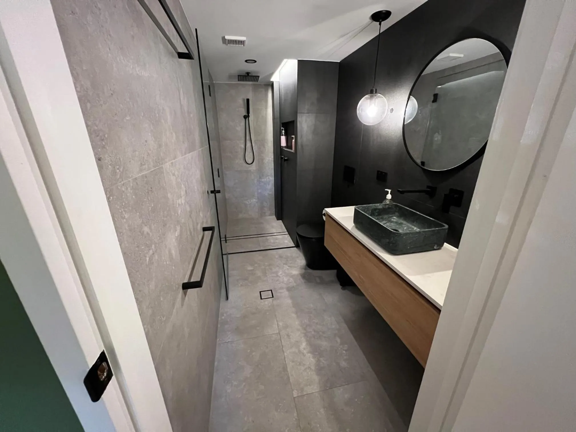 Bathroom in Breakers North Absolute Beachfront Apartments - Official