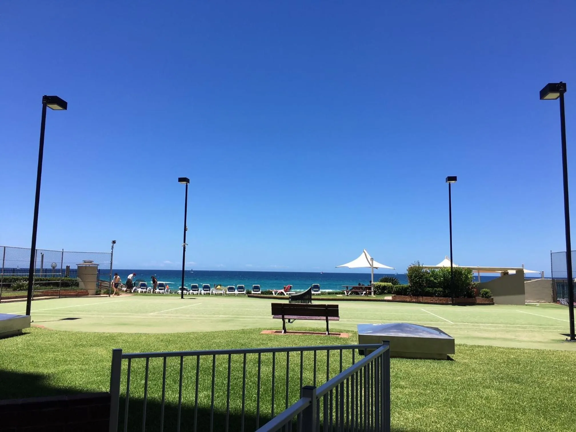 Breakers North Absolute Beachfront Apartments - Official