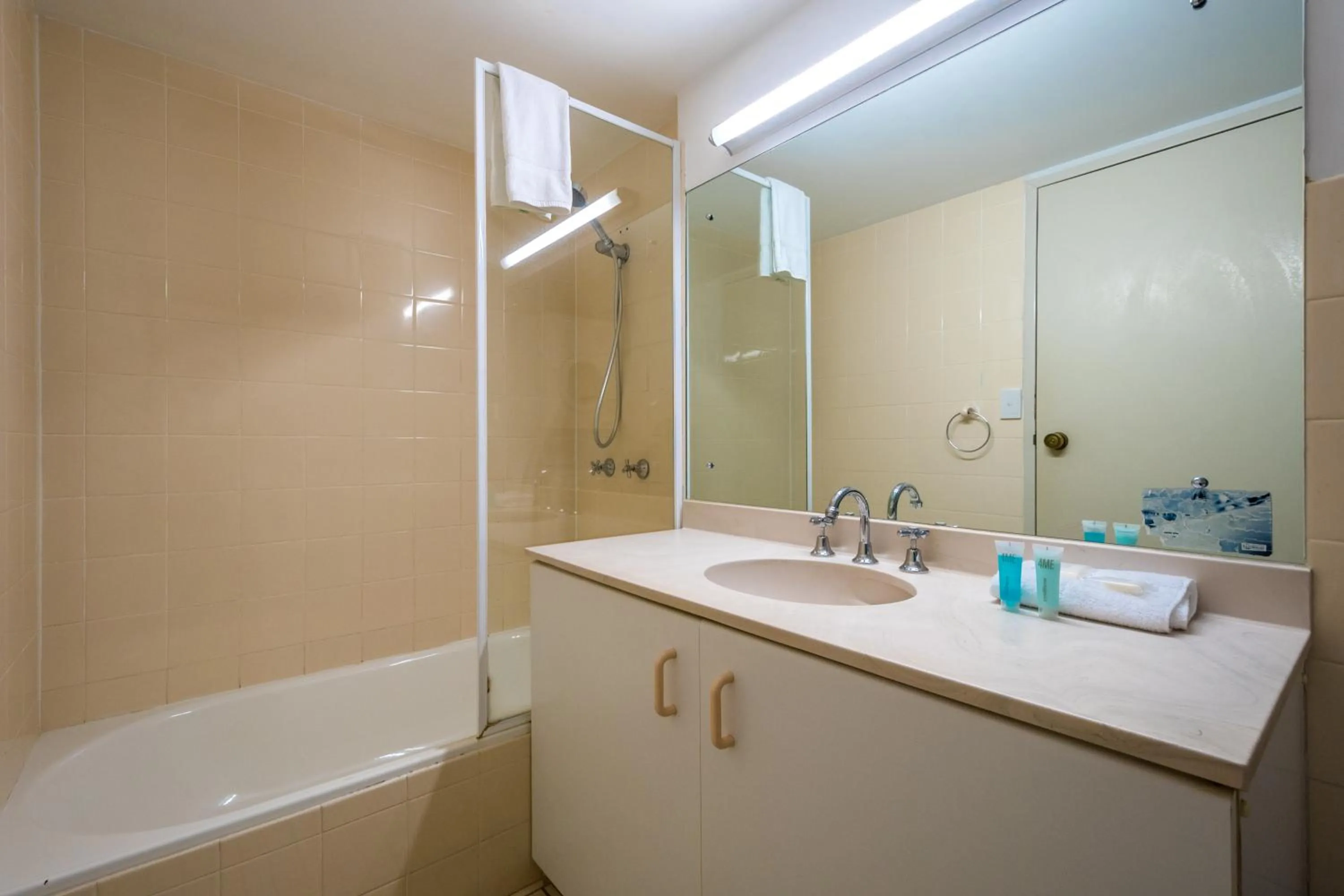 Toilet in Breakers North Absolute Beachfront Apartments - Official