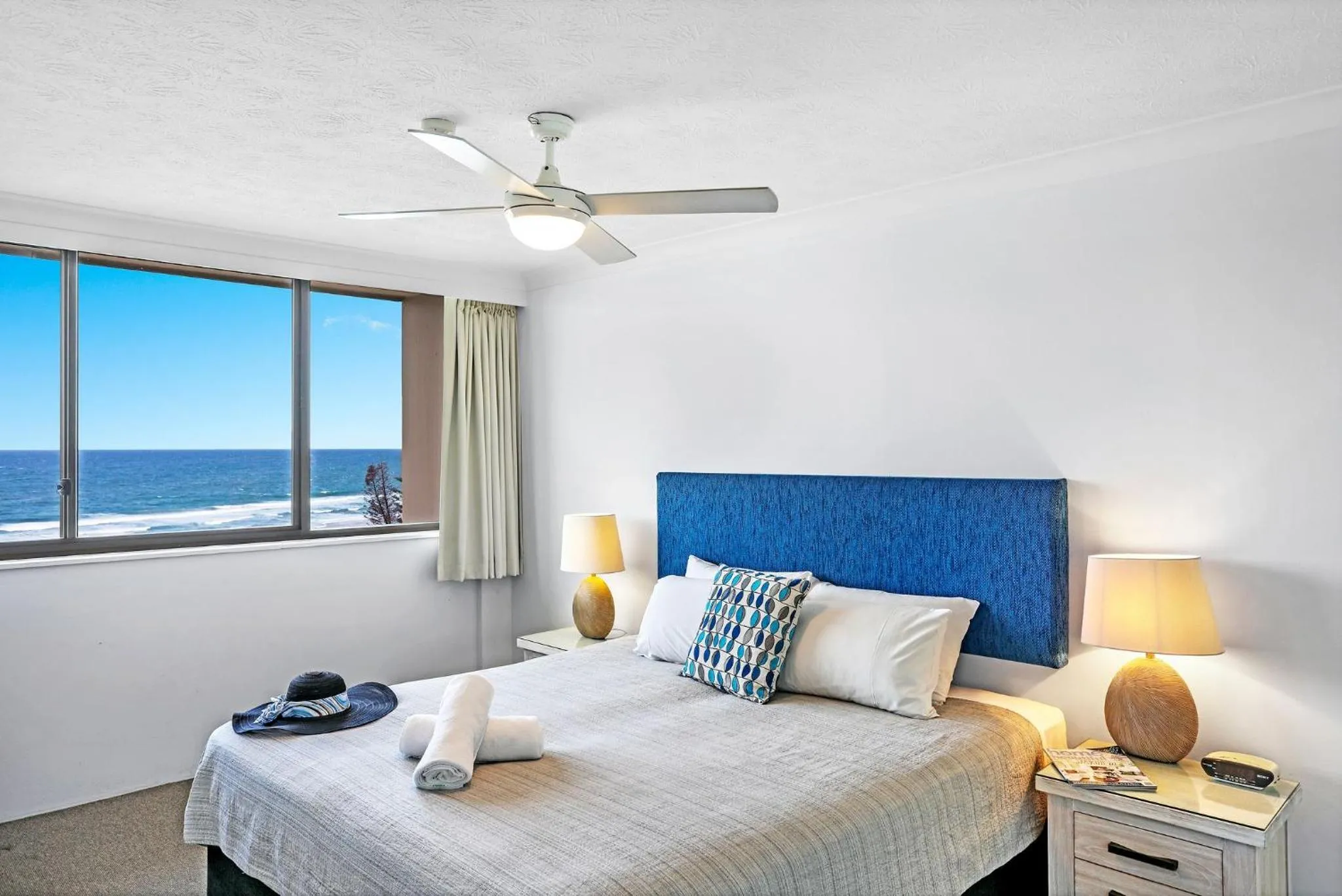 Bed in Breakers North Absolute Beachfront Apartments - Official