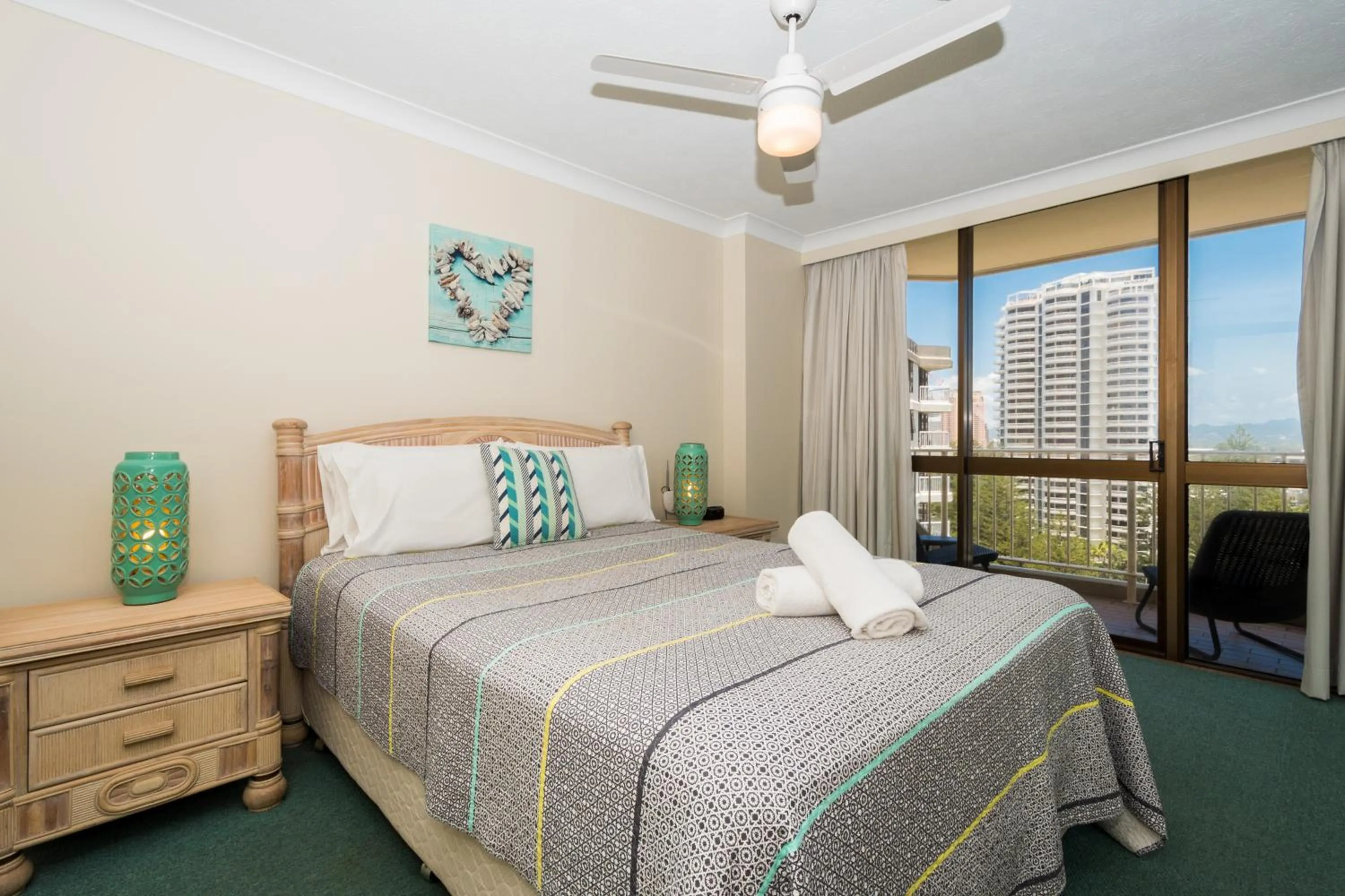 Bedroom, Bed in Breakers North Absolute Beachfront Apartments - Official