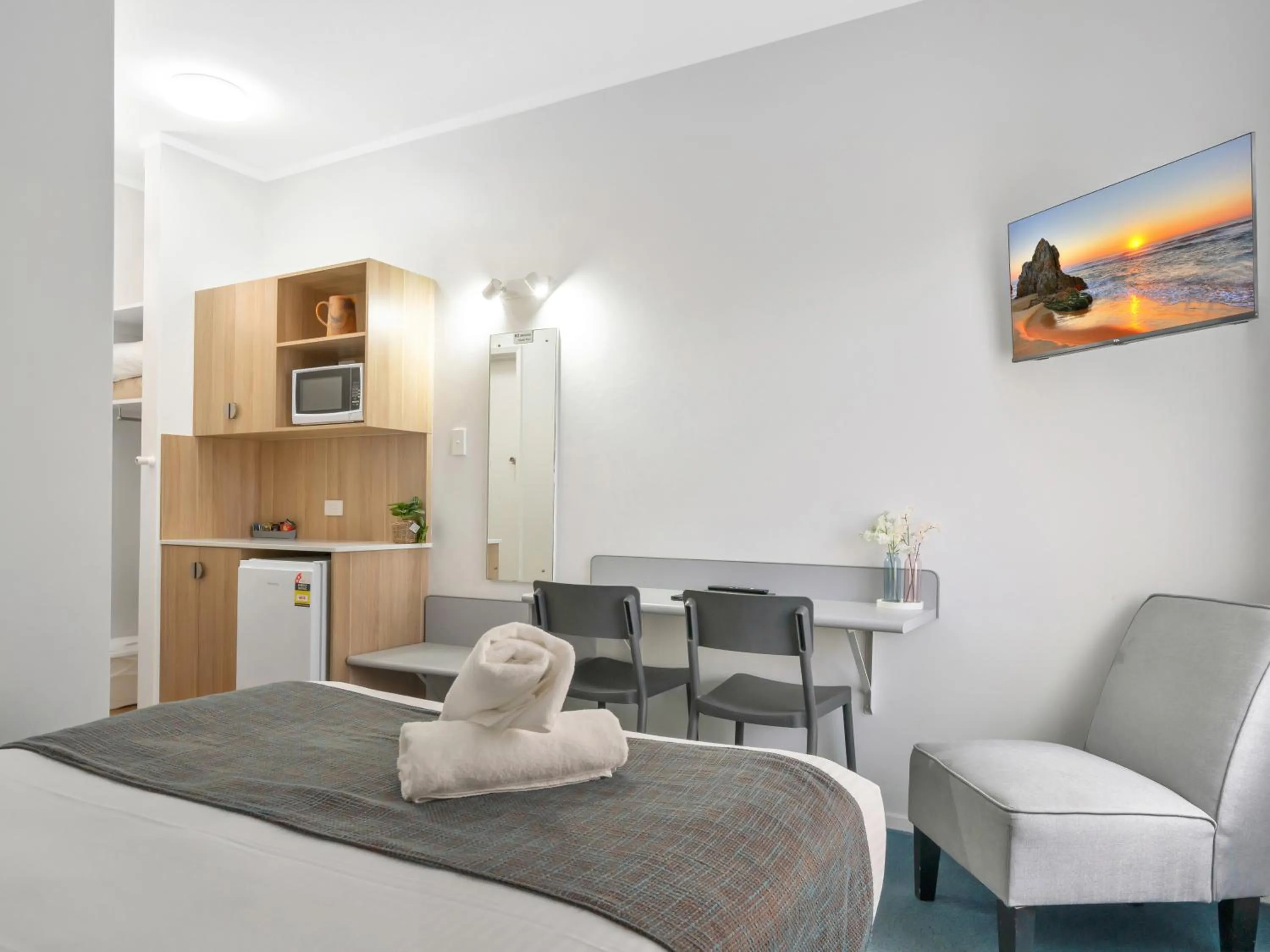 Bedroom, Bed in Bentleigh Motor Inn