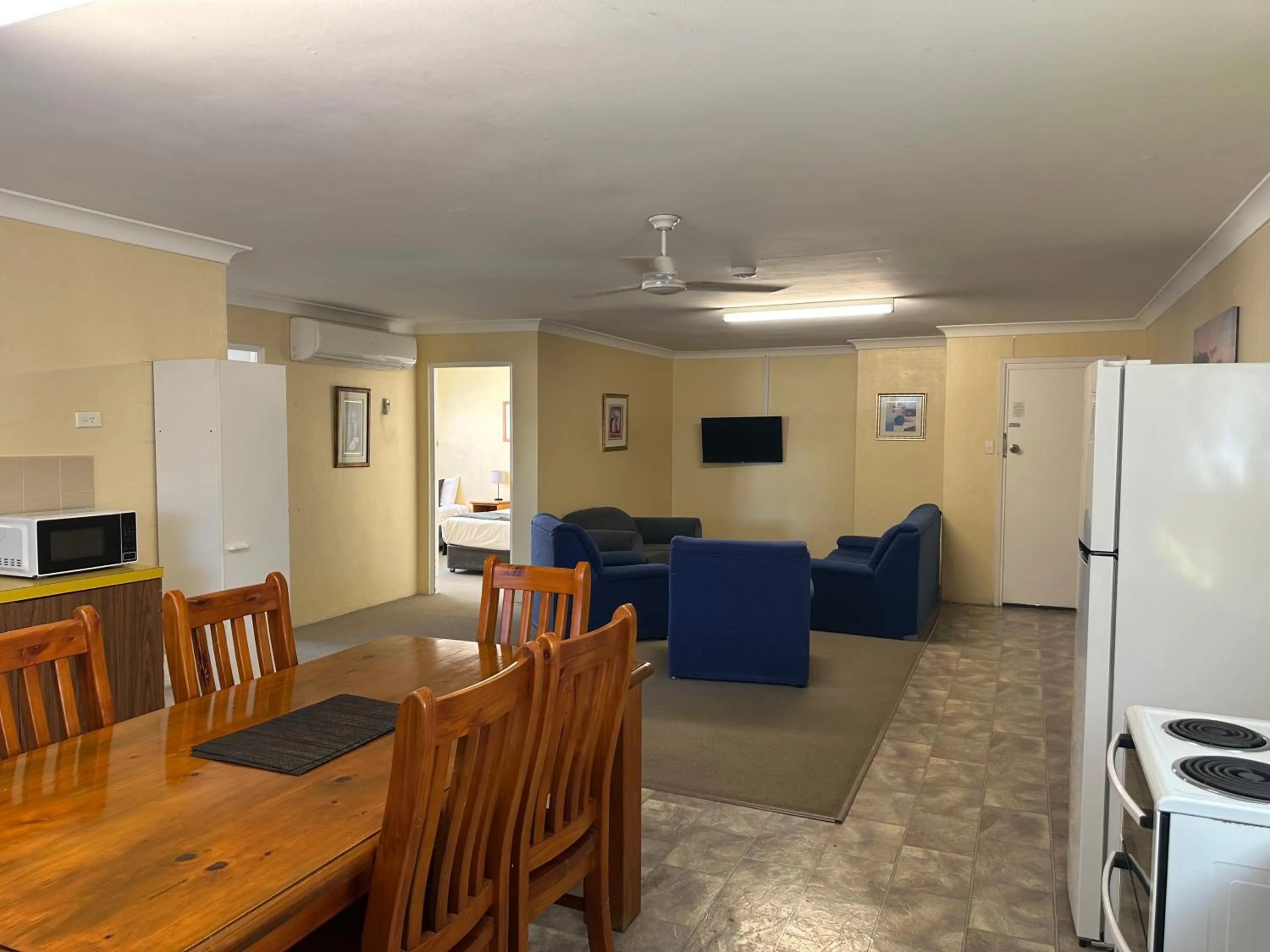 Living room in Bentleigh Motor Inn