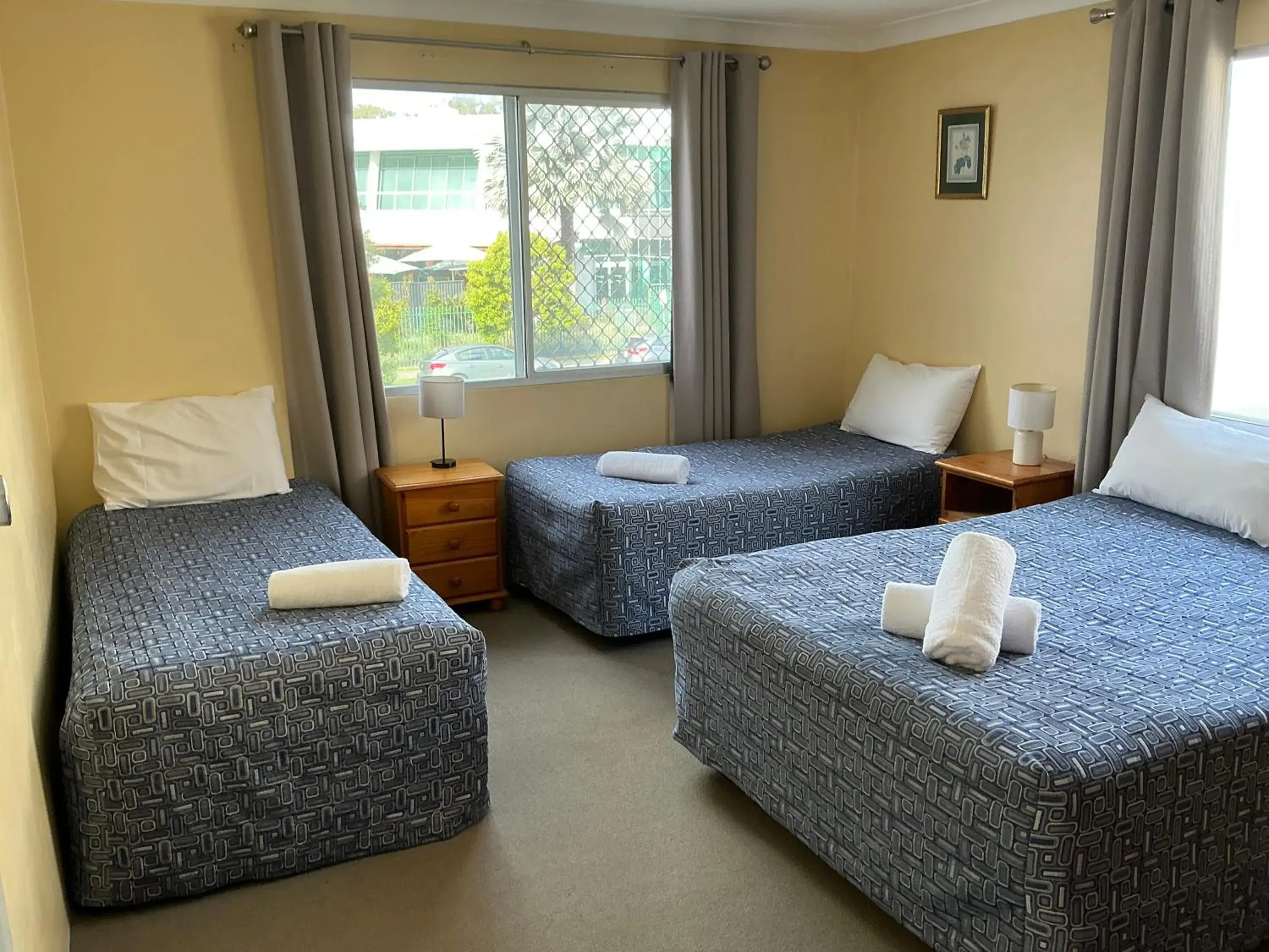 Bedroom, Bed in Bentleigh Motor Inn Bedroom, Bed in Bentleigh Motor Inn