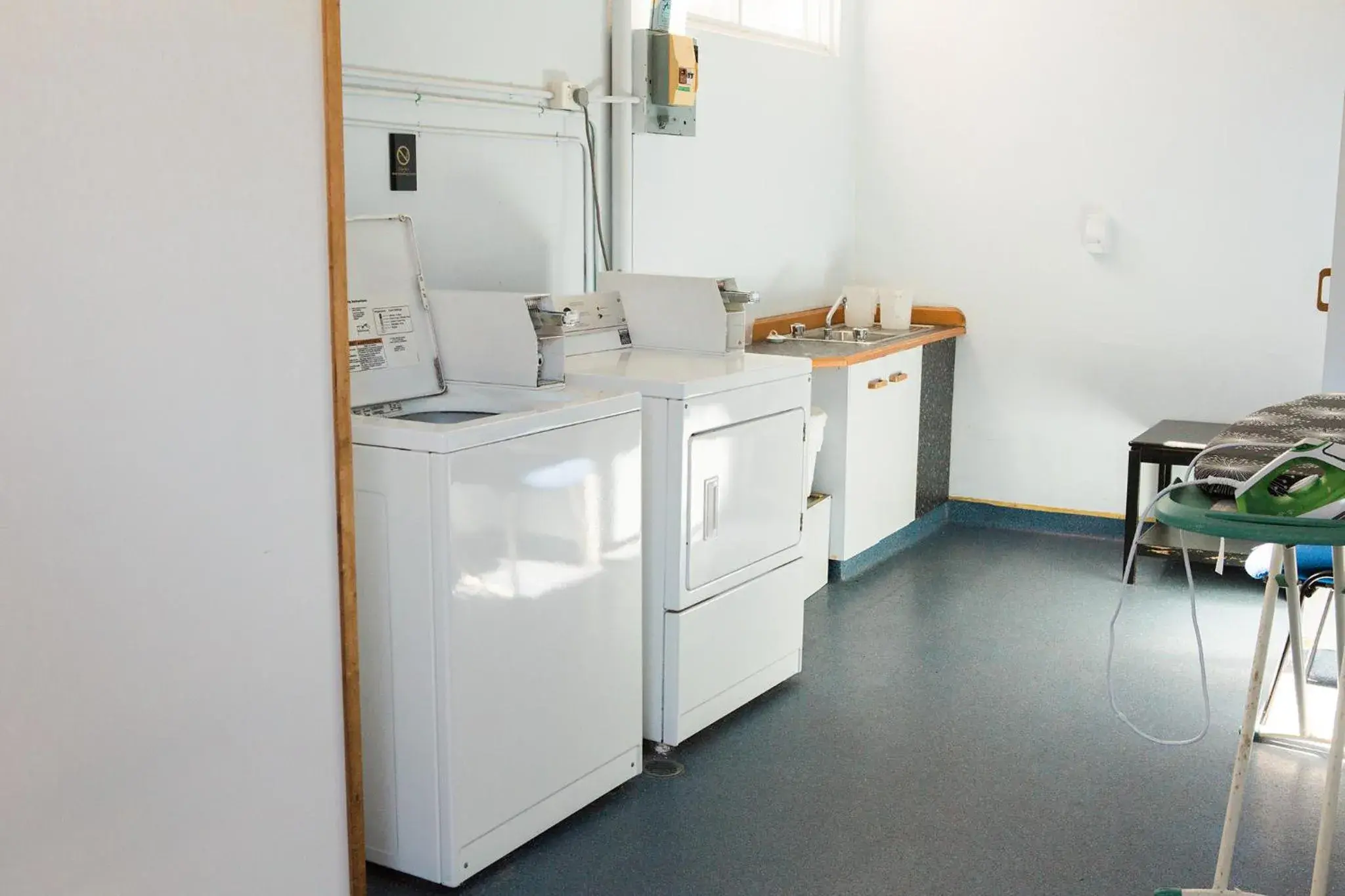 Property building in Bentleigh Motor Inn Property building in Bentleigh Motor Inn