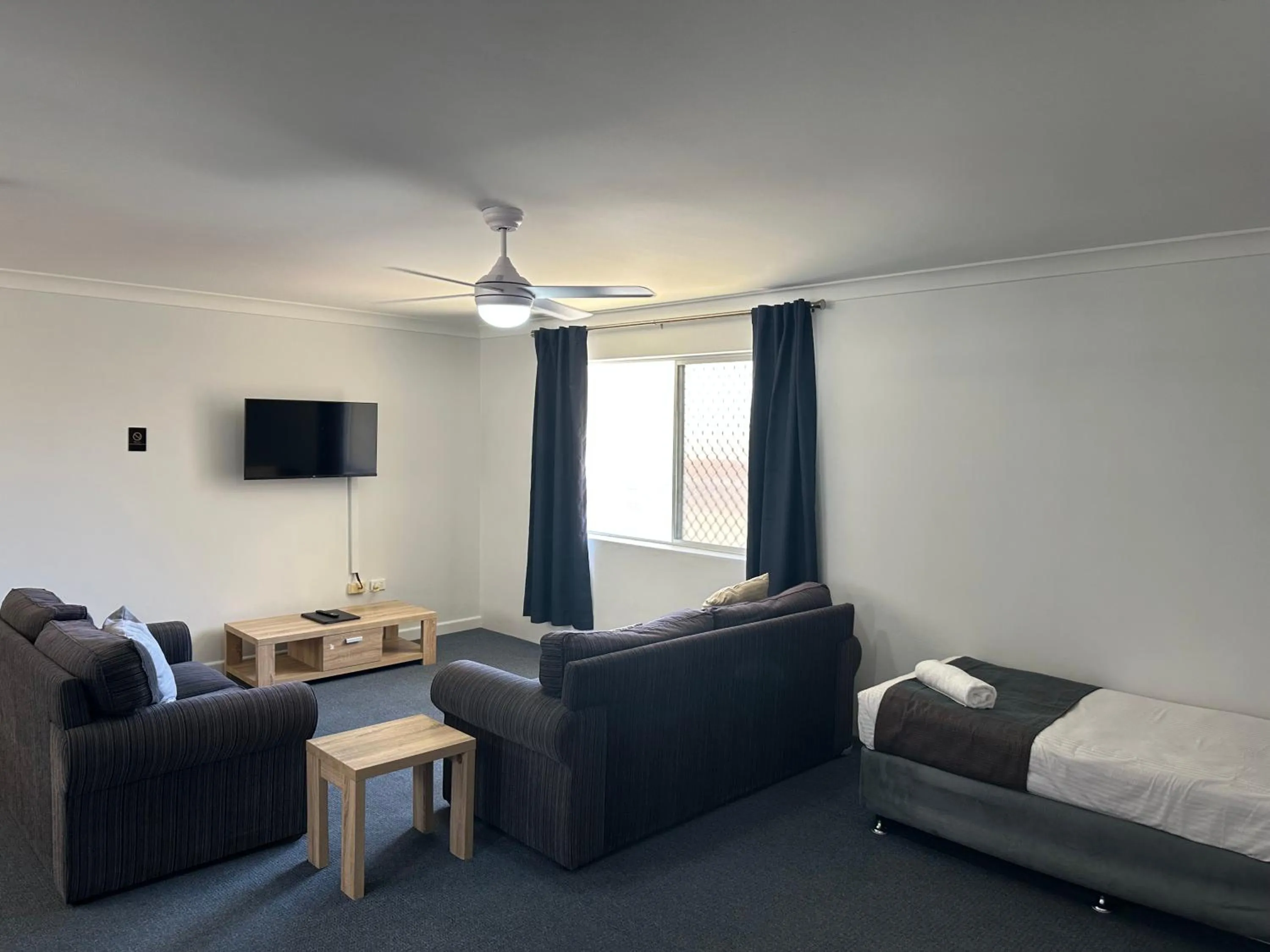 Living room in Bentleigh Motor Inn