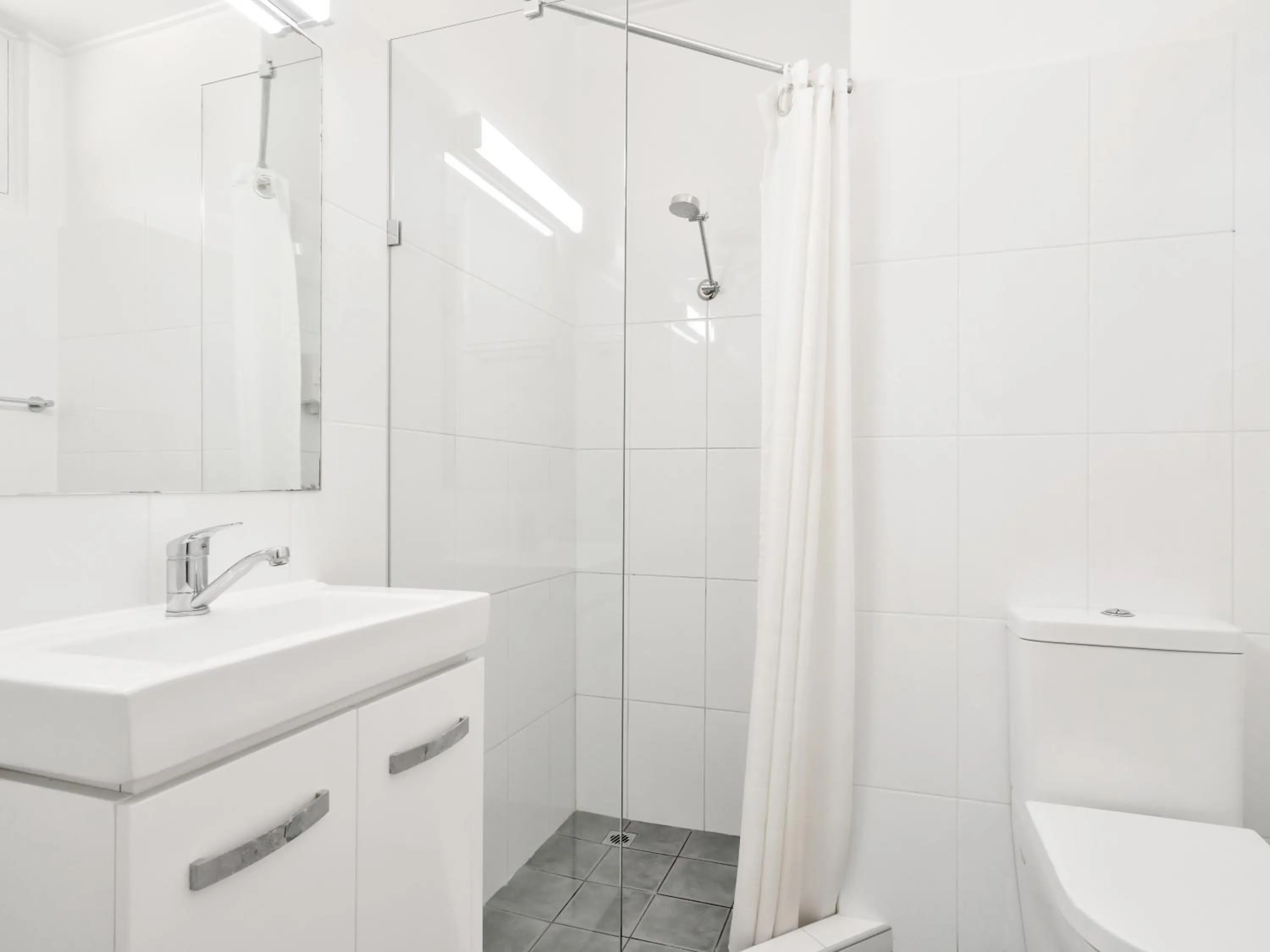 Bathroom in Bentleigh Motor Inn