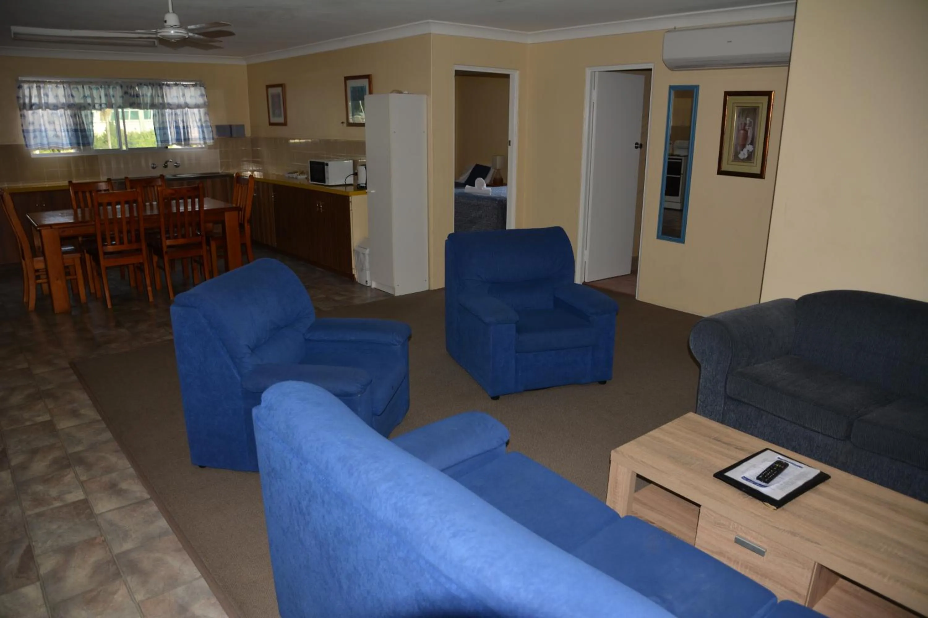 Seating area in Bentleigh Motor Inn