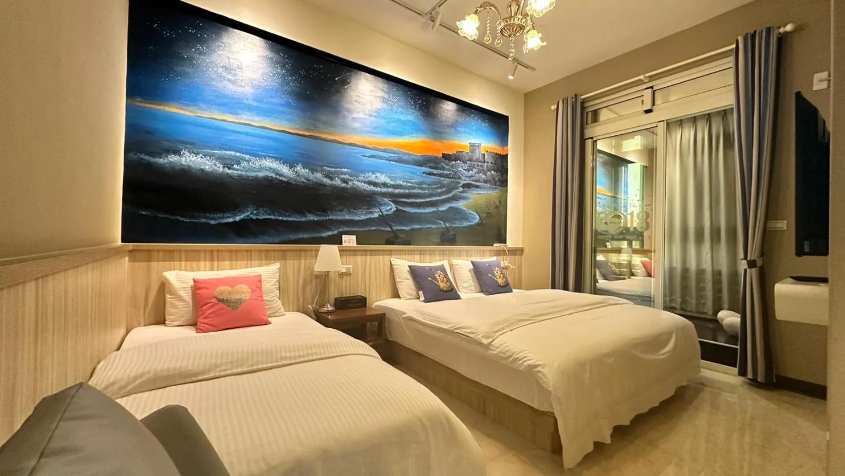 Bed in 夏之戀民宿 可包棟 近金城市區