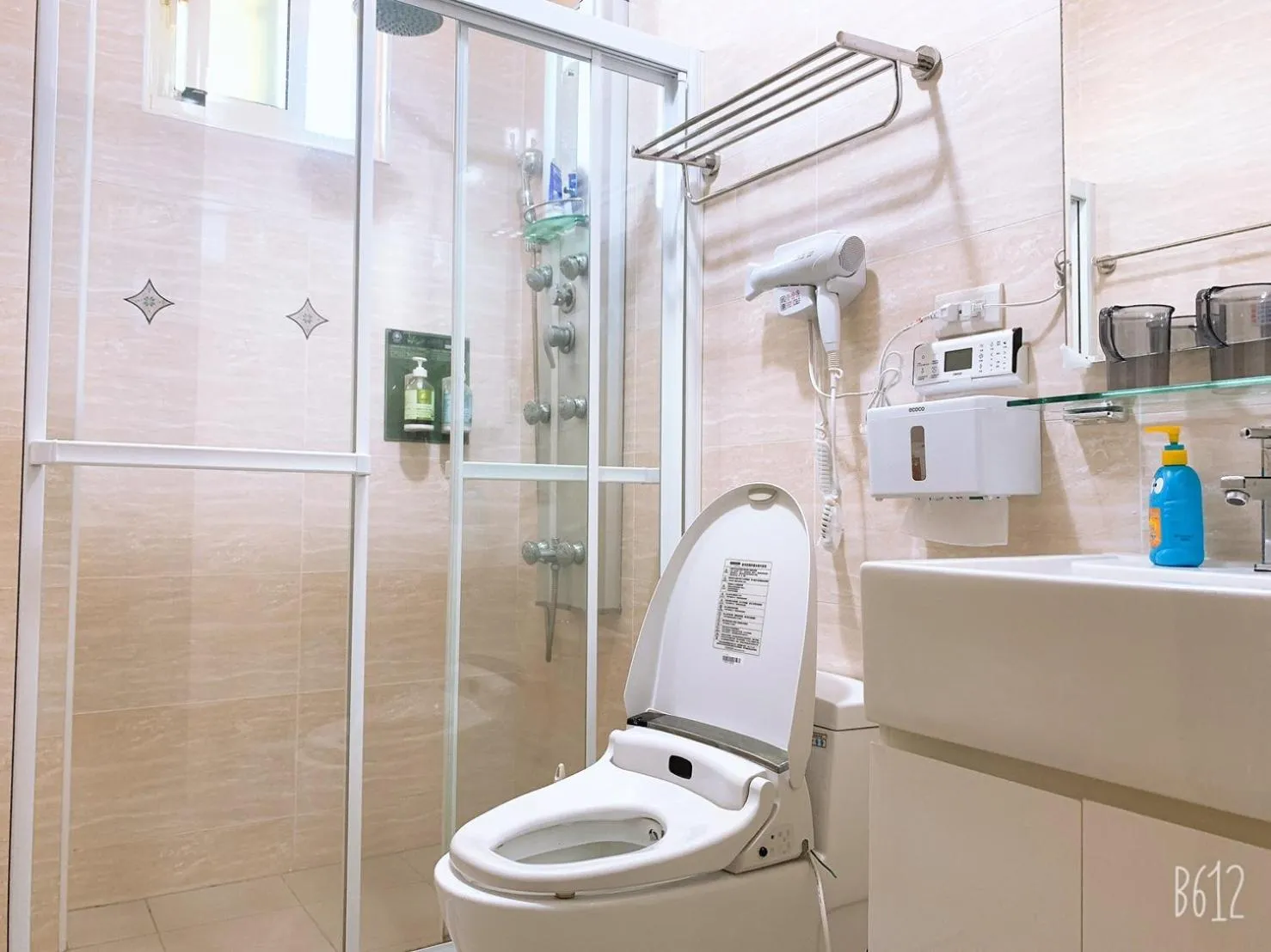 Bathroom in 夏之戀民宿 可包棟 近金城市區