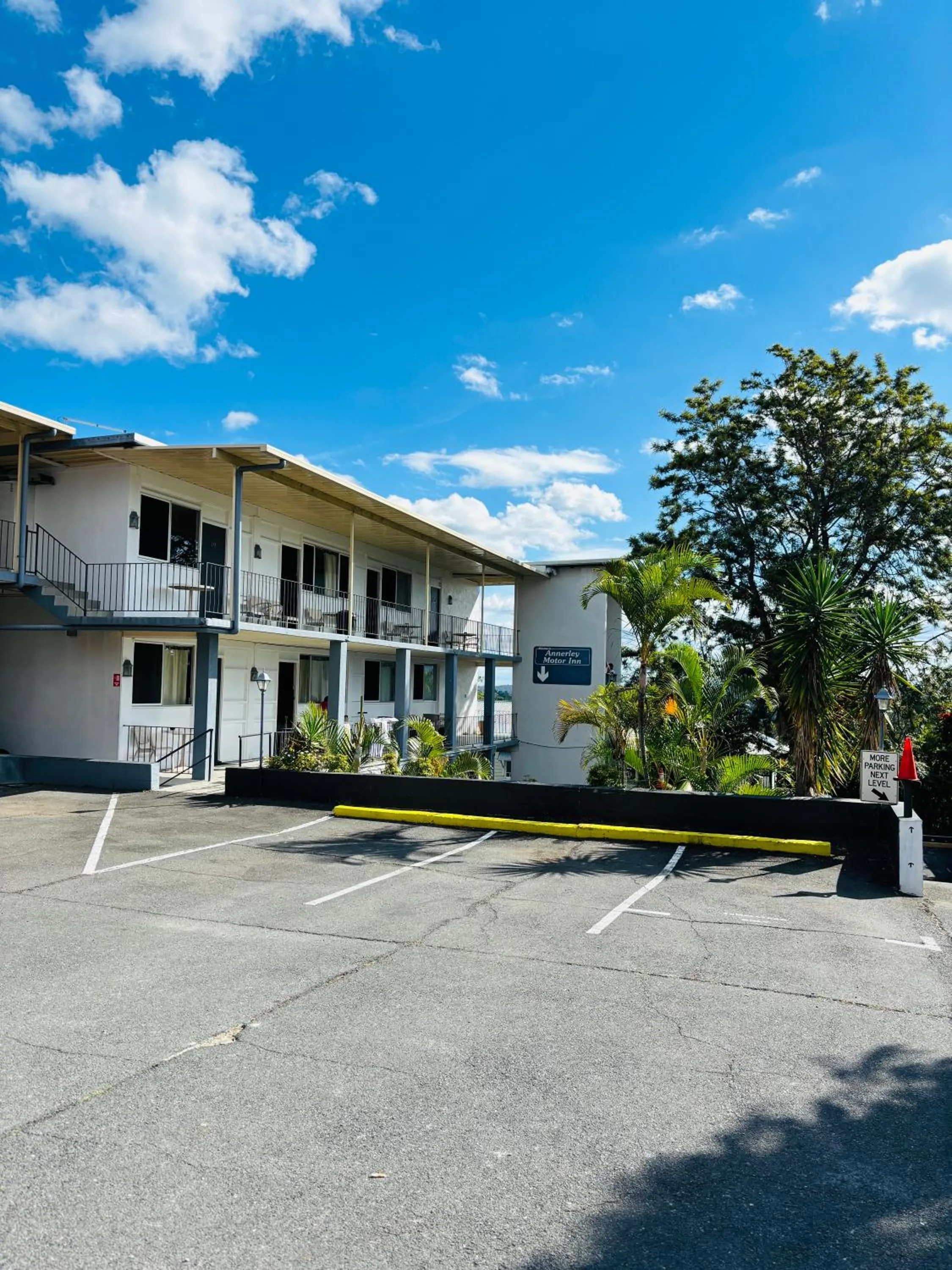 Property building in Annerley Motor Inn