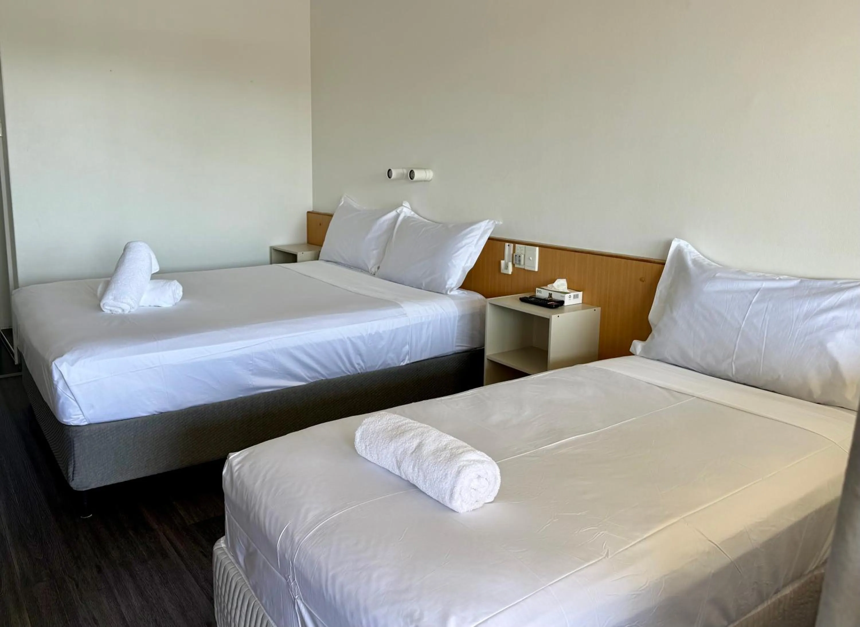 Bed in Annerley Motor Inn