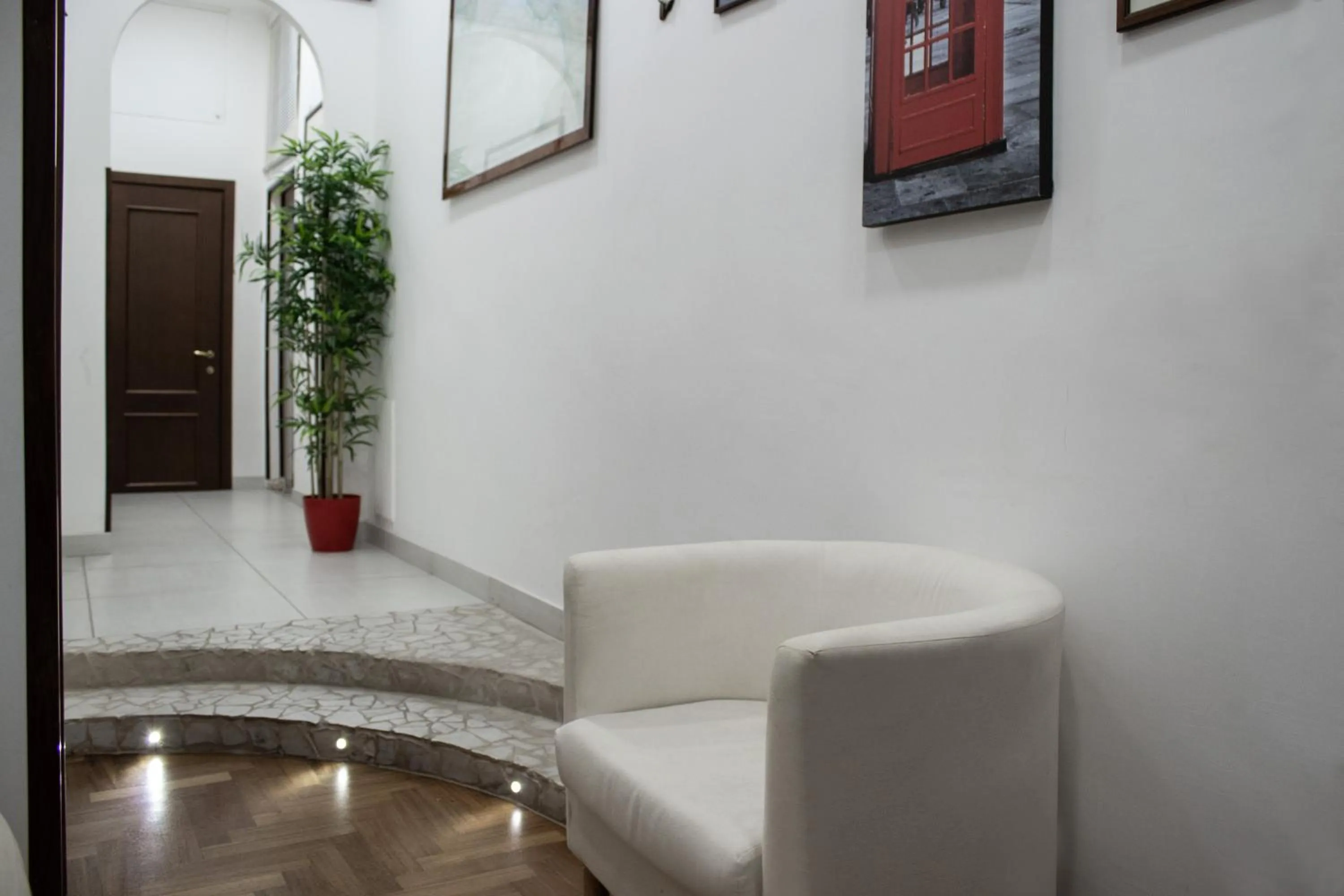 Seating area in Pomodoro AC