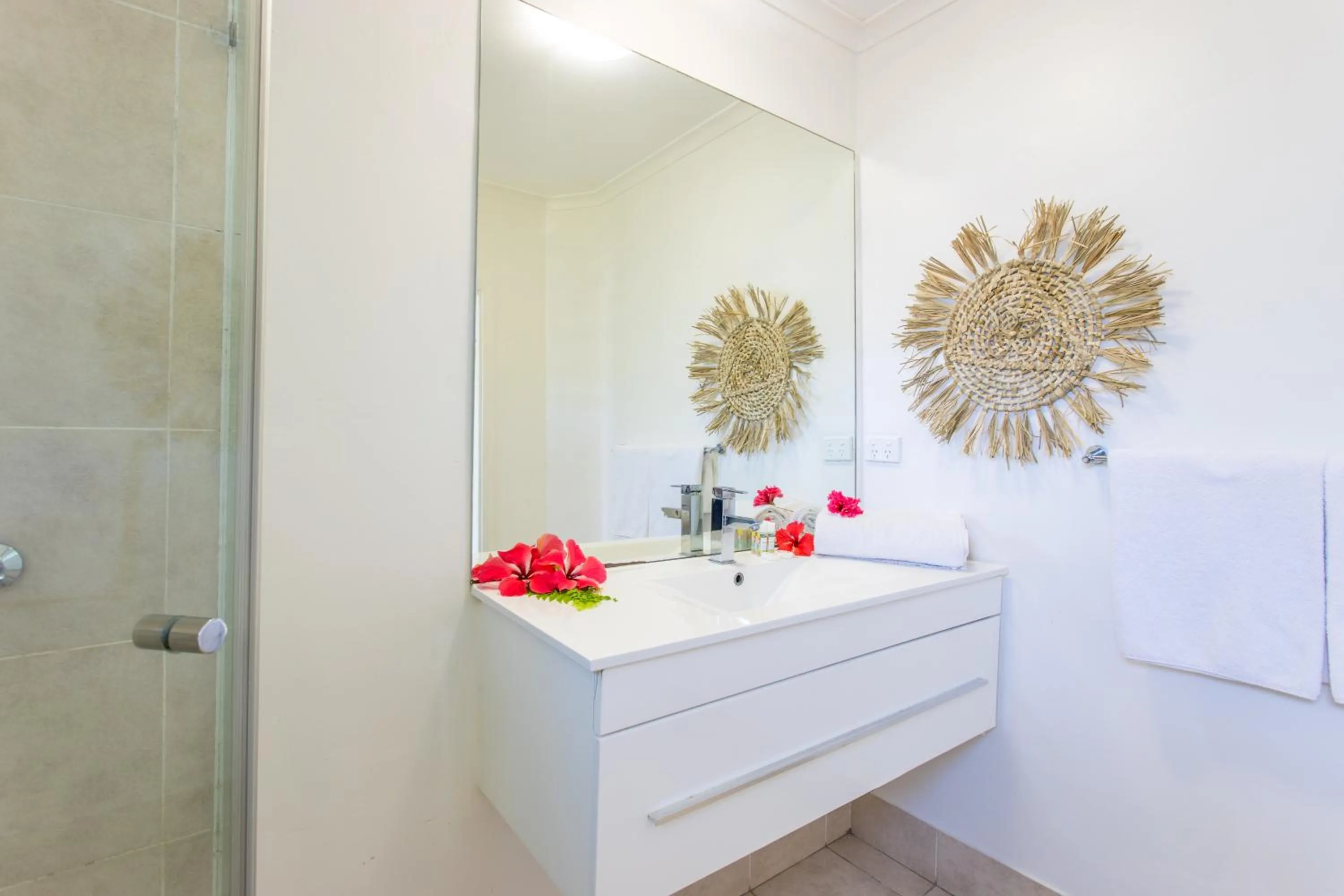 Bathroom in Tropicana Lagoon Apartments
