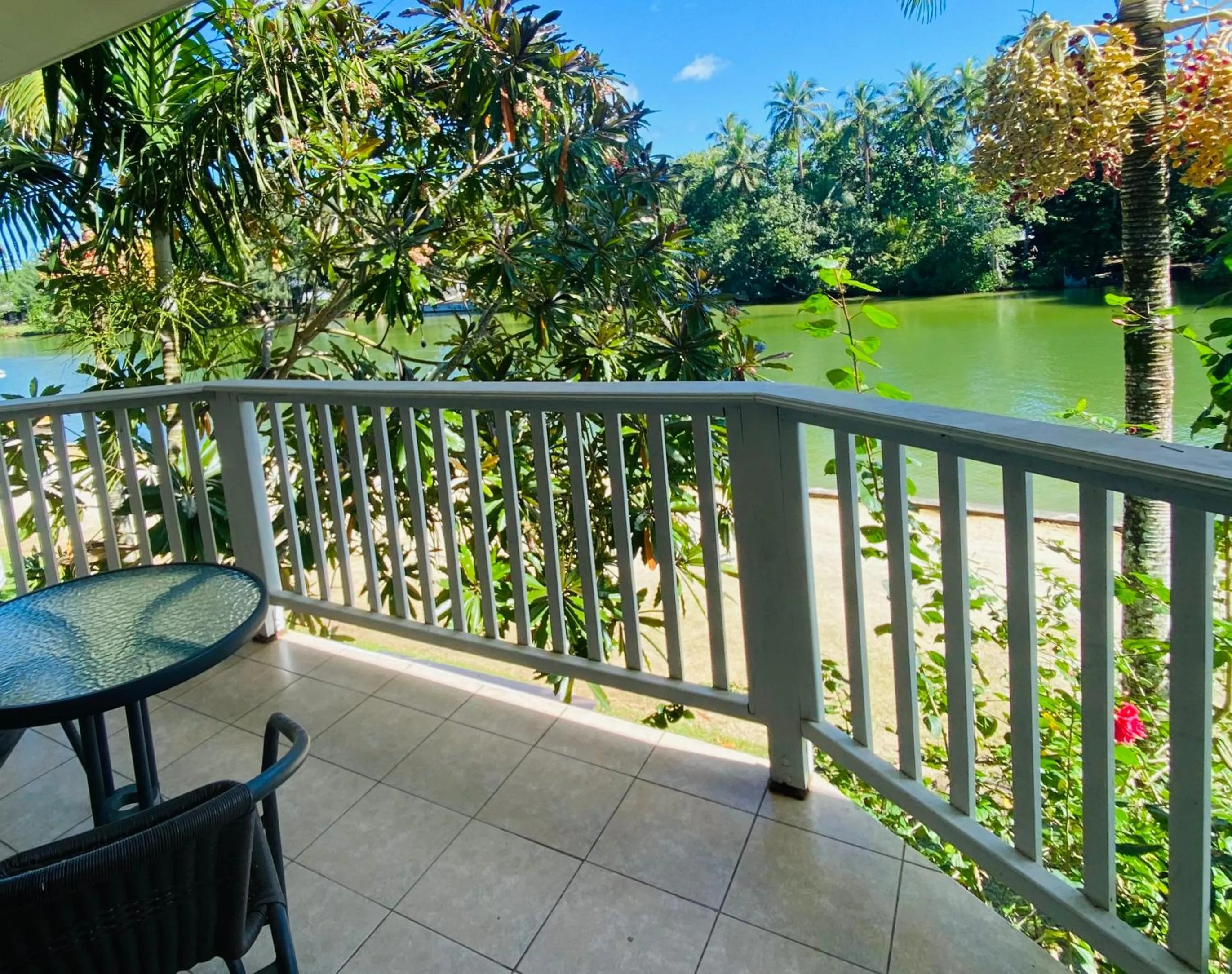 Tropicana Lagoon Apartments