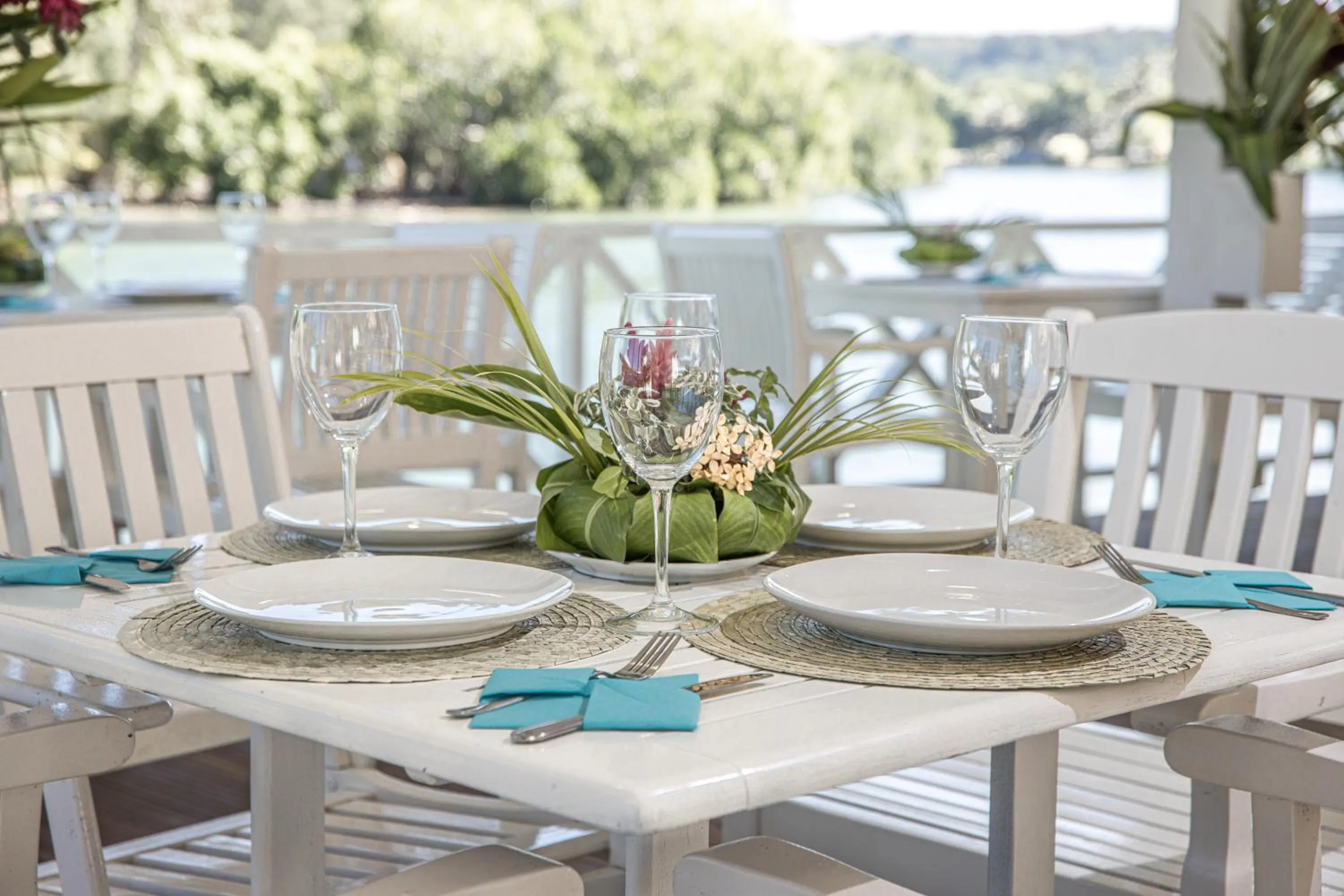 Restaurant/places to eat in Tropicana Lagoon Apartments