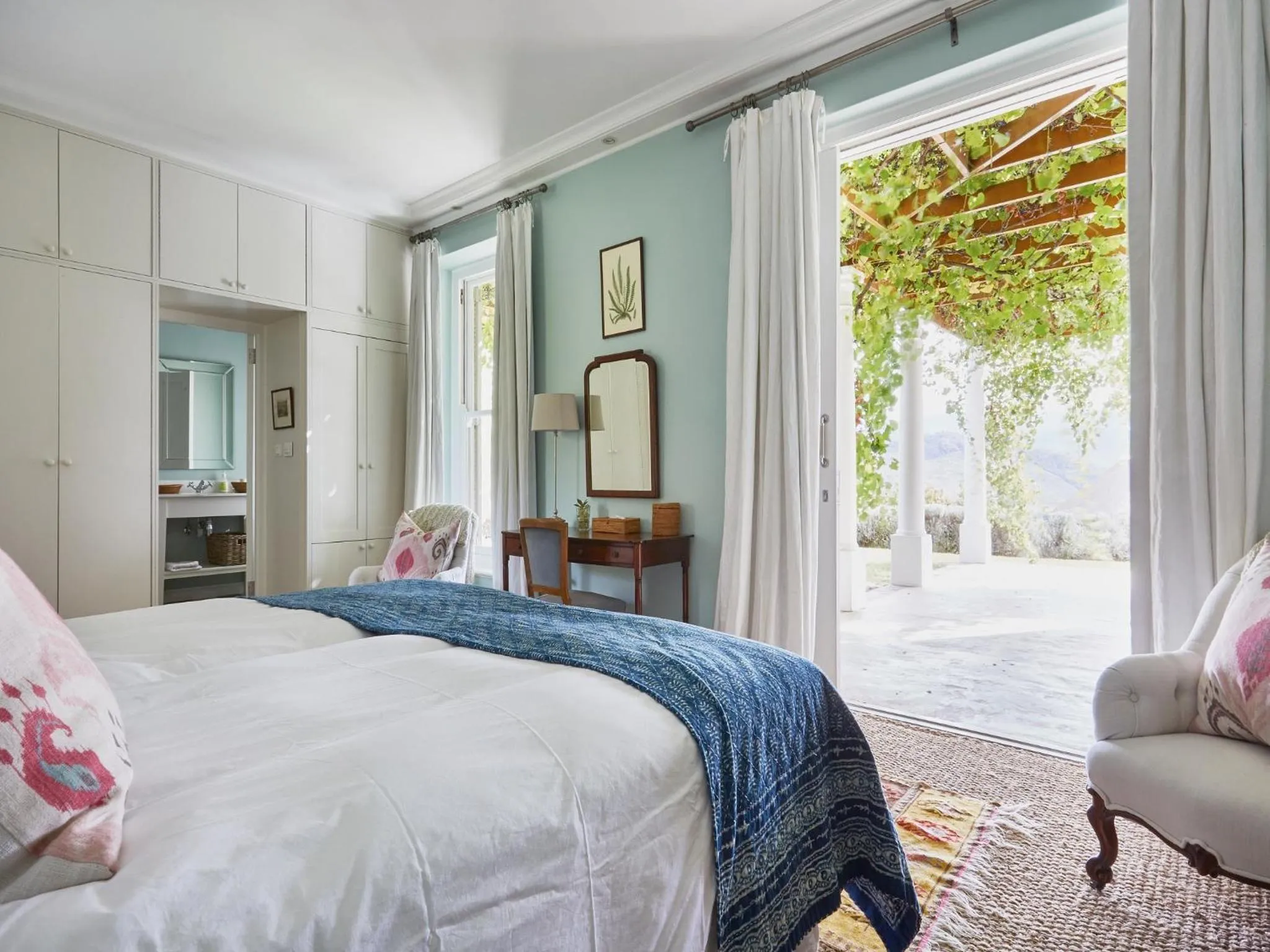 View (from property/room), Bed in La Cotte House