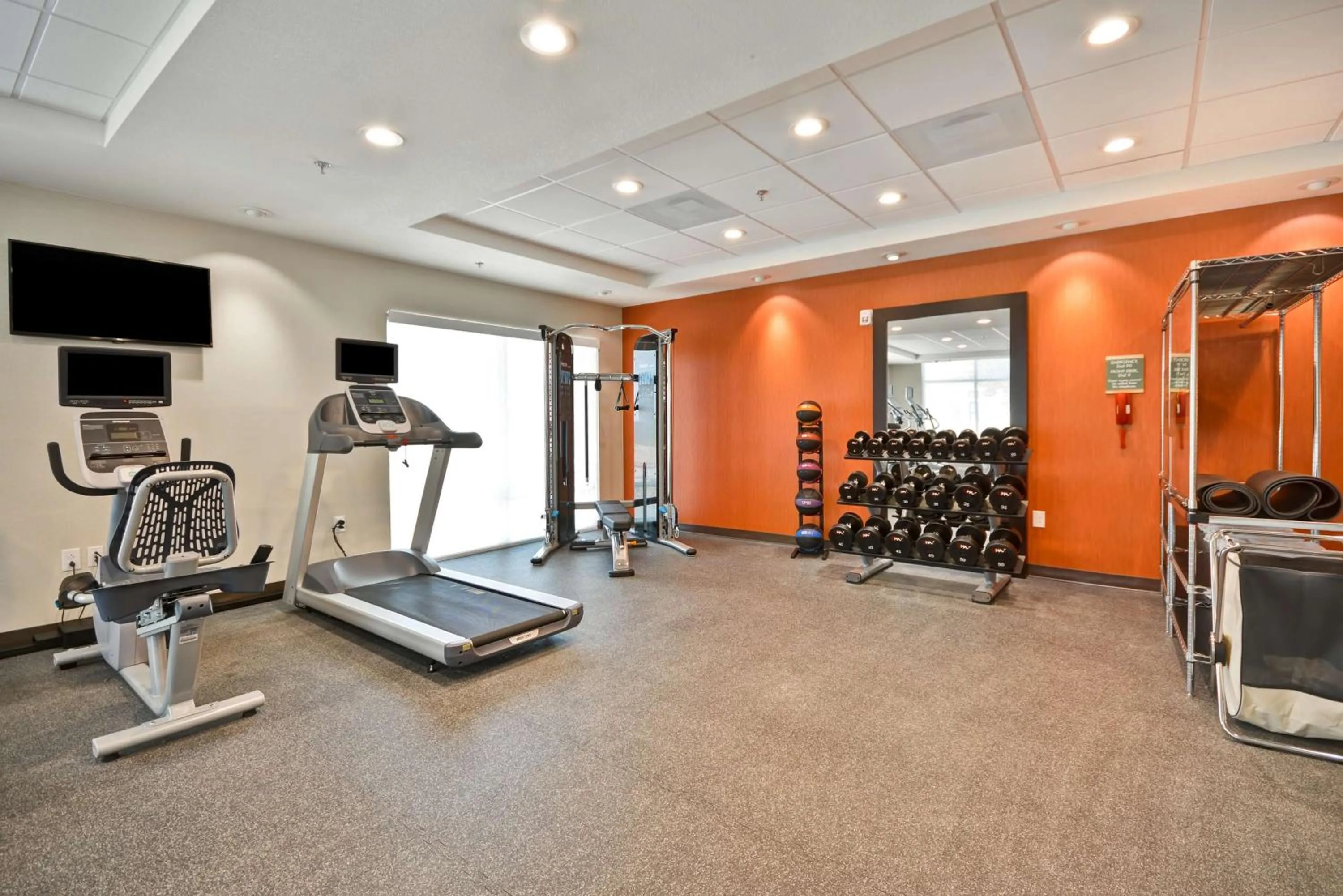Fitness centre/facilities in Home2 Suites By Hilton Dallas North Park