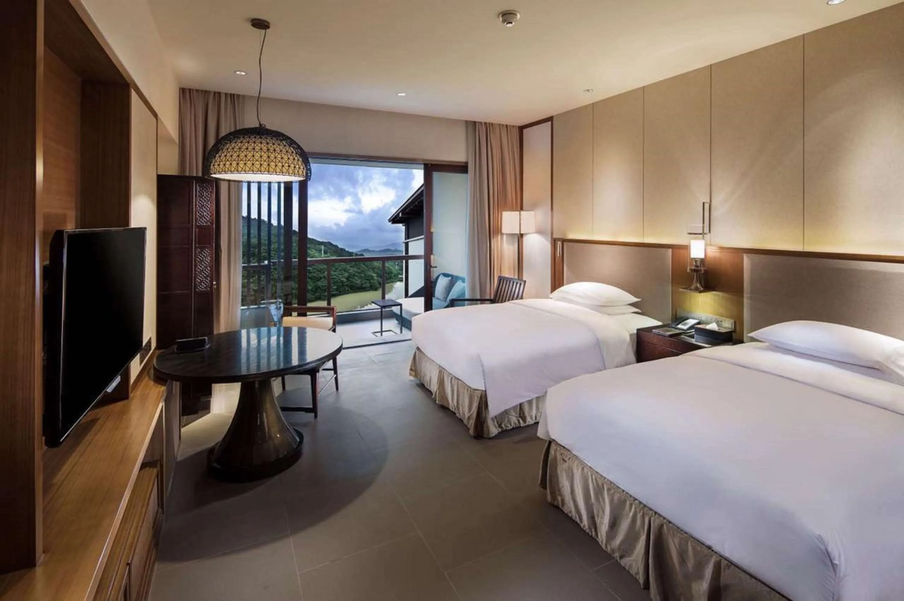 Bed in Hilton Huizhou Longmen Resort