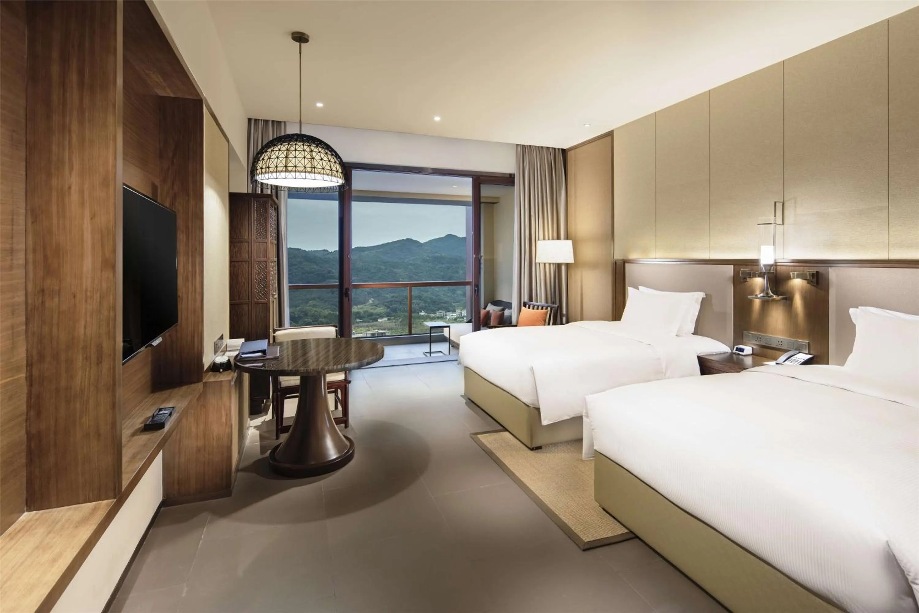 Bedroom, Bed in Hilton Huizhou Longmen Resort