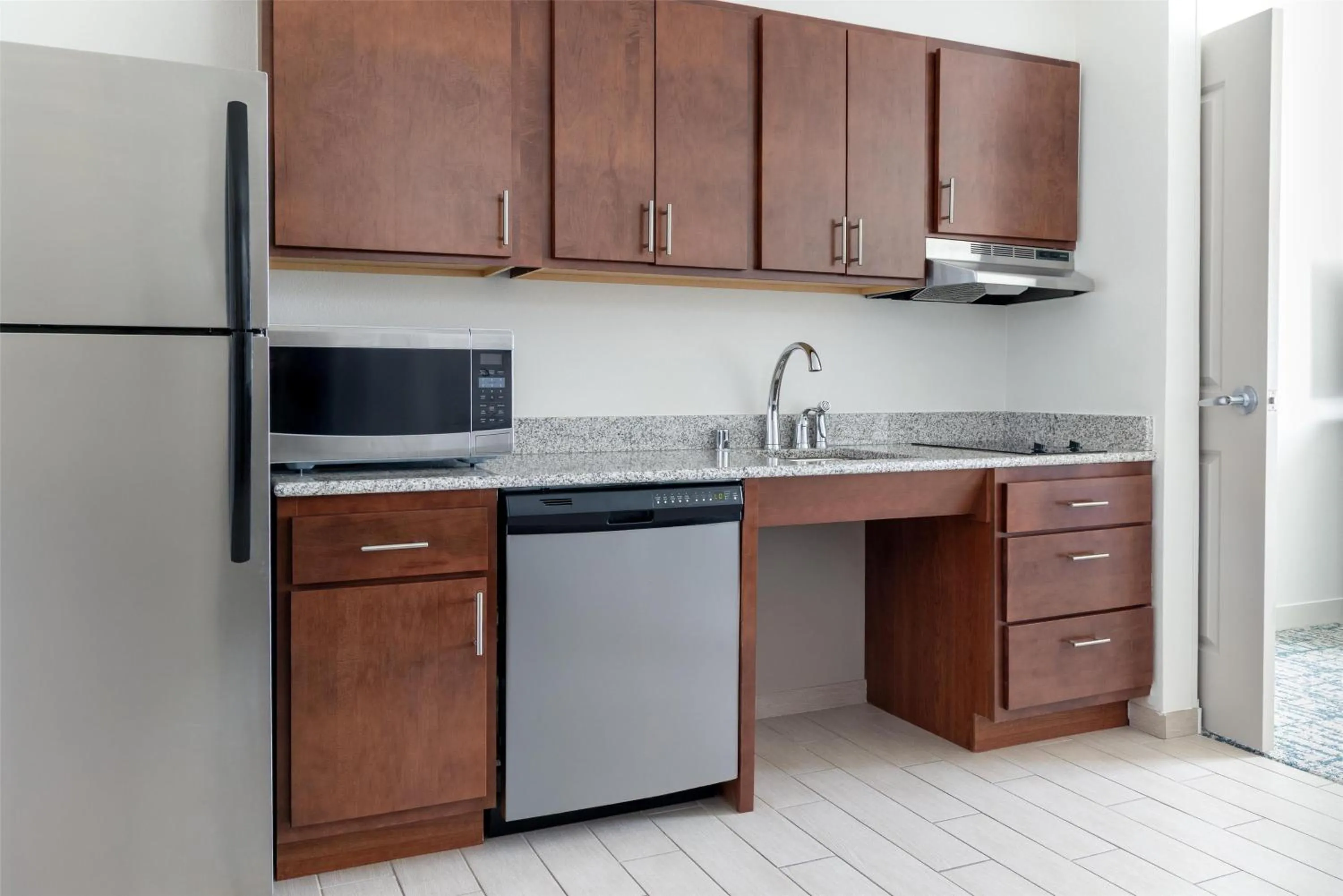 Kitchen or kitchenette in Homewood Suites By Hilton Wauwatosa Milwaukee
