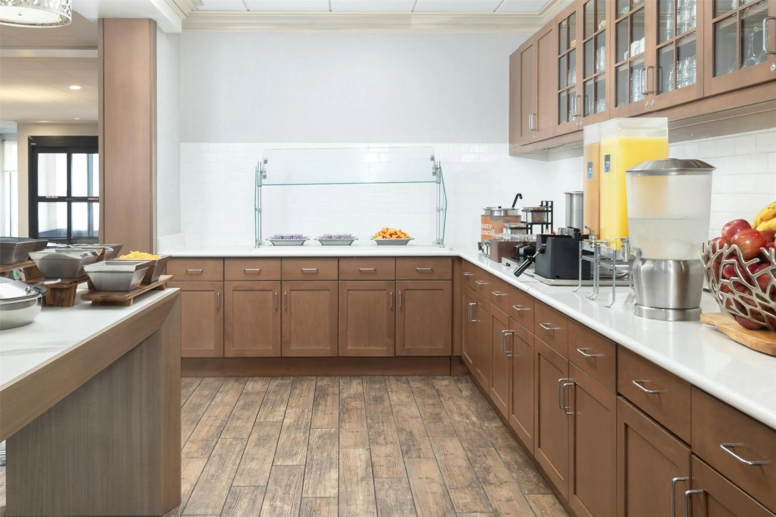 Breakfast in Homewood Suites By Hilton Wauwatosa Milwaukee