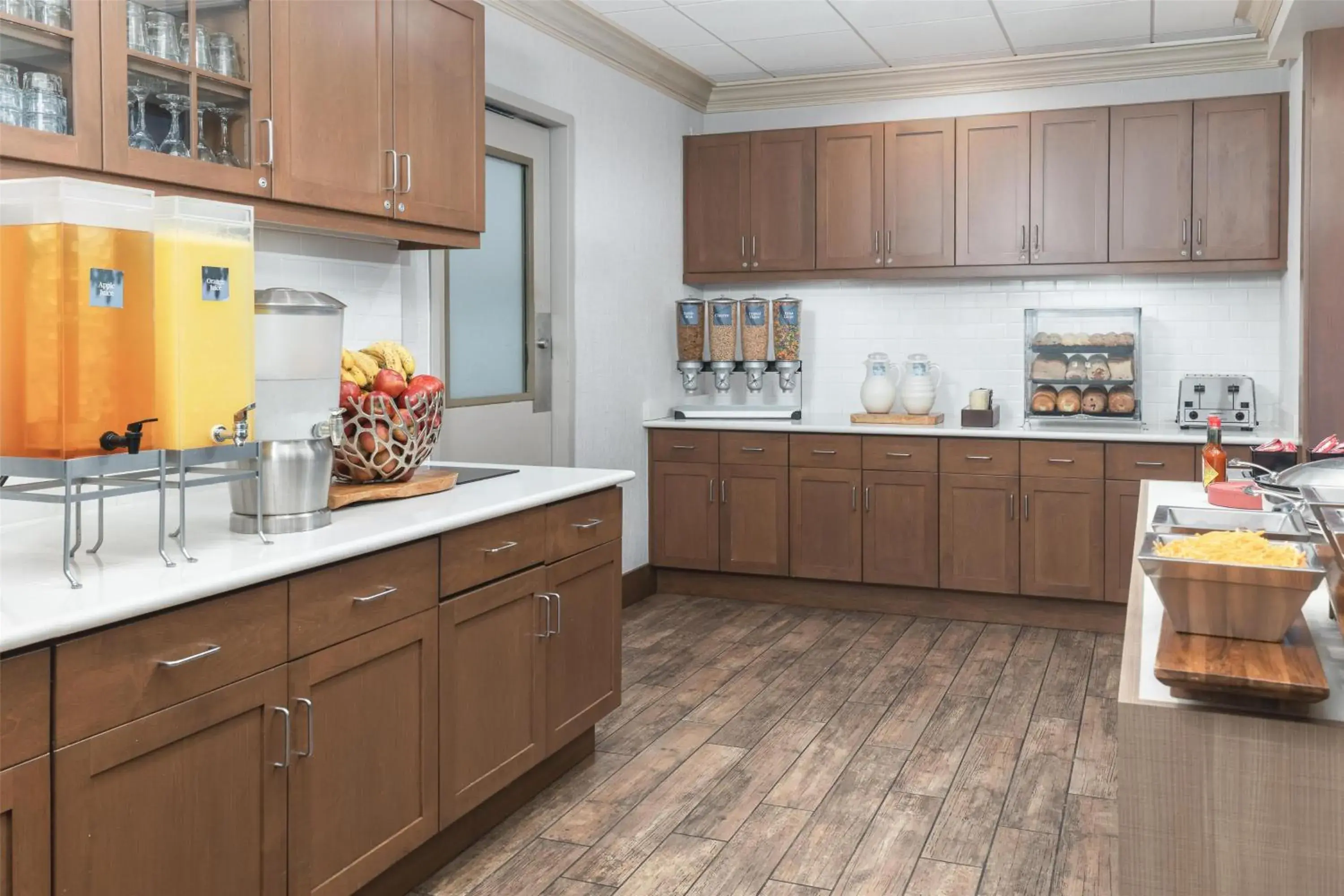 Breakfast in Homewood Suites By Hilton Wauwatosa Milwaukee Breakfast in Homewood Suites By Hilton Wauwatosa Milwaukee