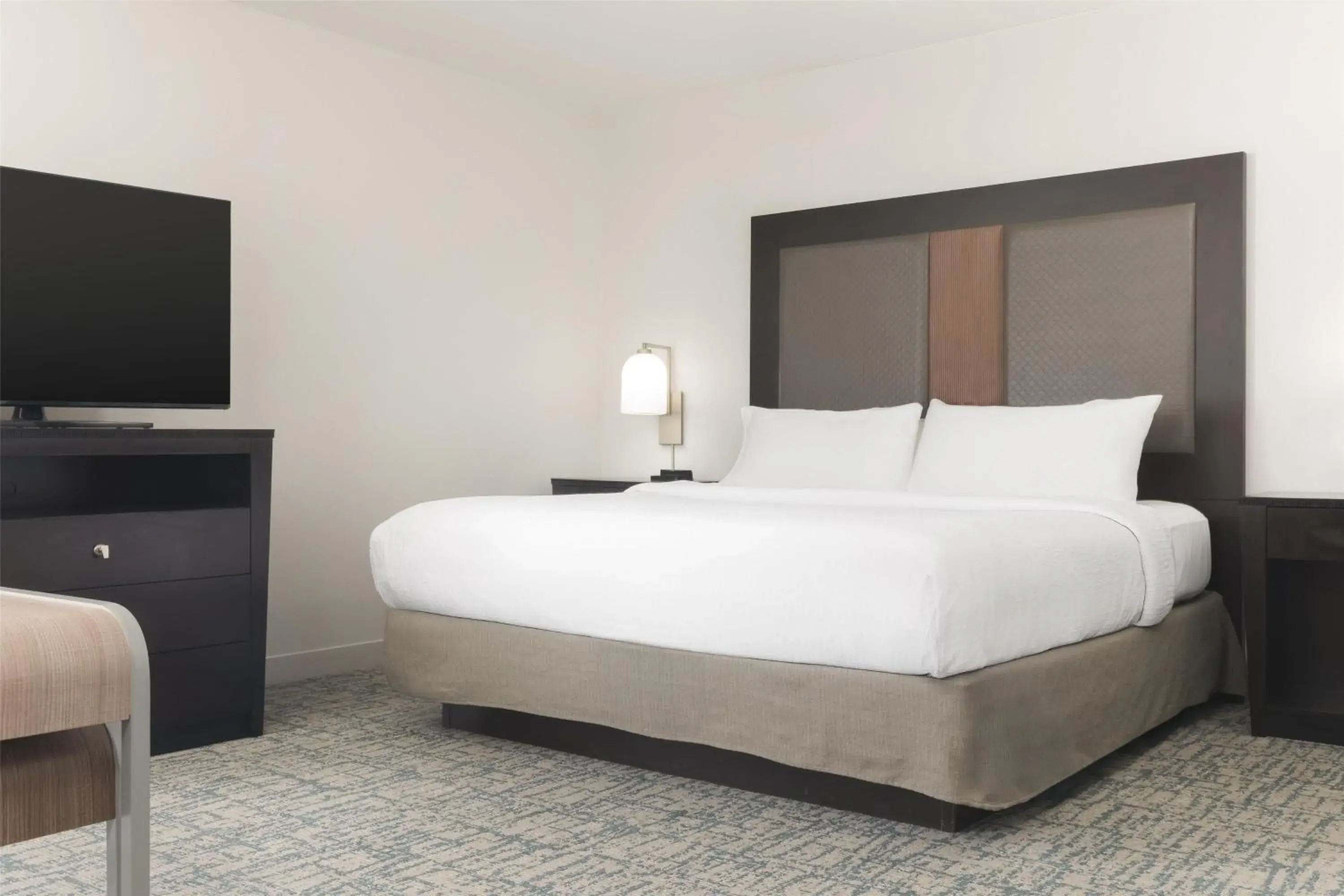 Bed in Homewood Suites By Hilton Wauwatosa Milwaukee Bed in Homewood Suites By Hilton Wauwatosa Milwaukee