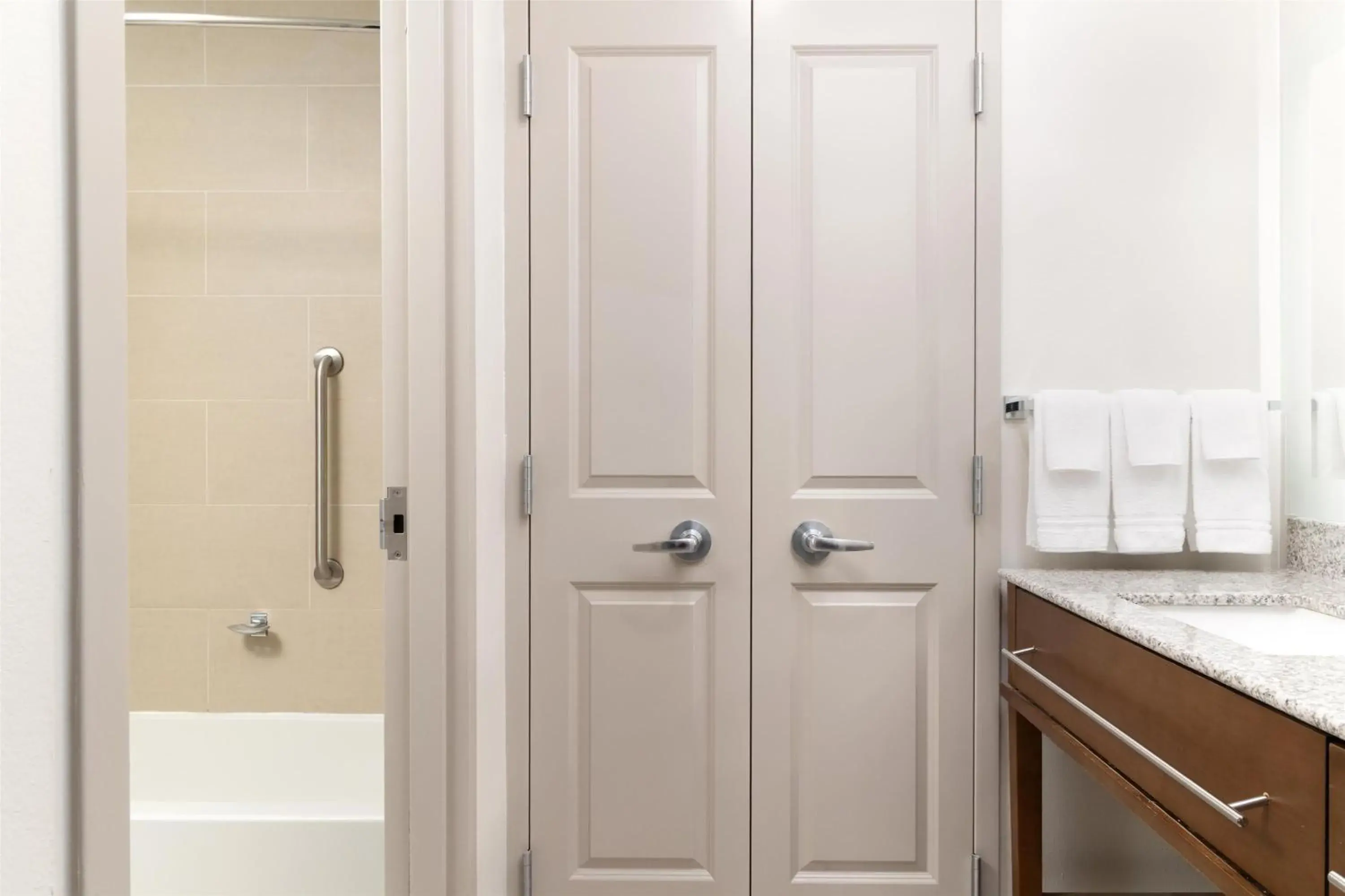 Bathroom in Homewood Suites By Hilton Wauwatosa Milwaukee Bathroom in Homewood Suites By Hilton Wauwatosa Milwaukee